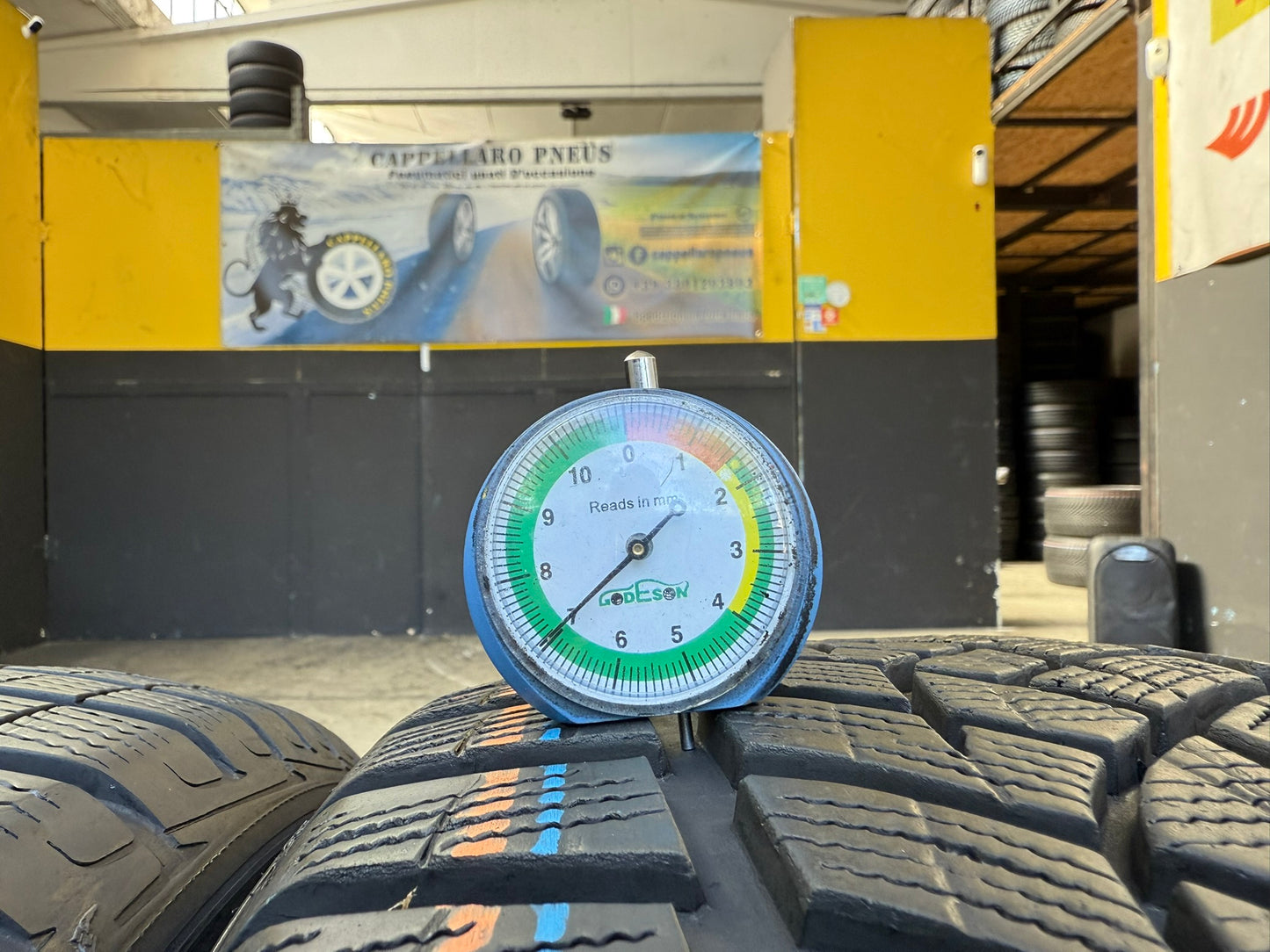 Usato: 4 Gomme 245/45R20 103V XL + 275/40R20 106V XL Goodyear Invernale 90-95% residui