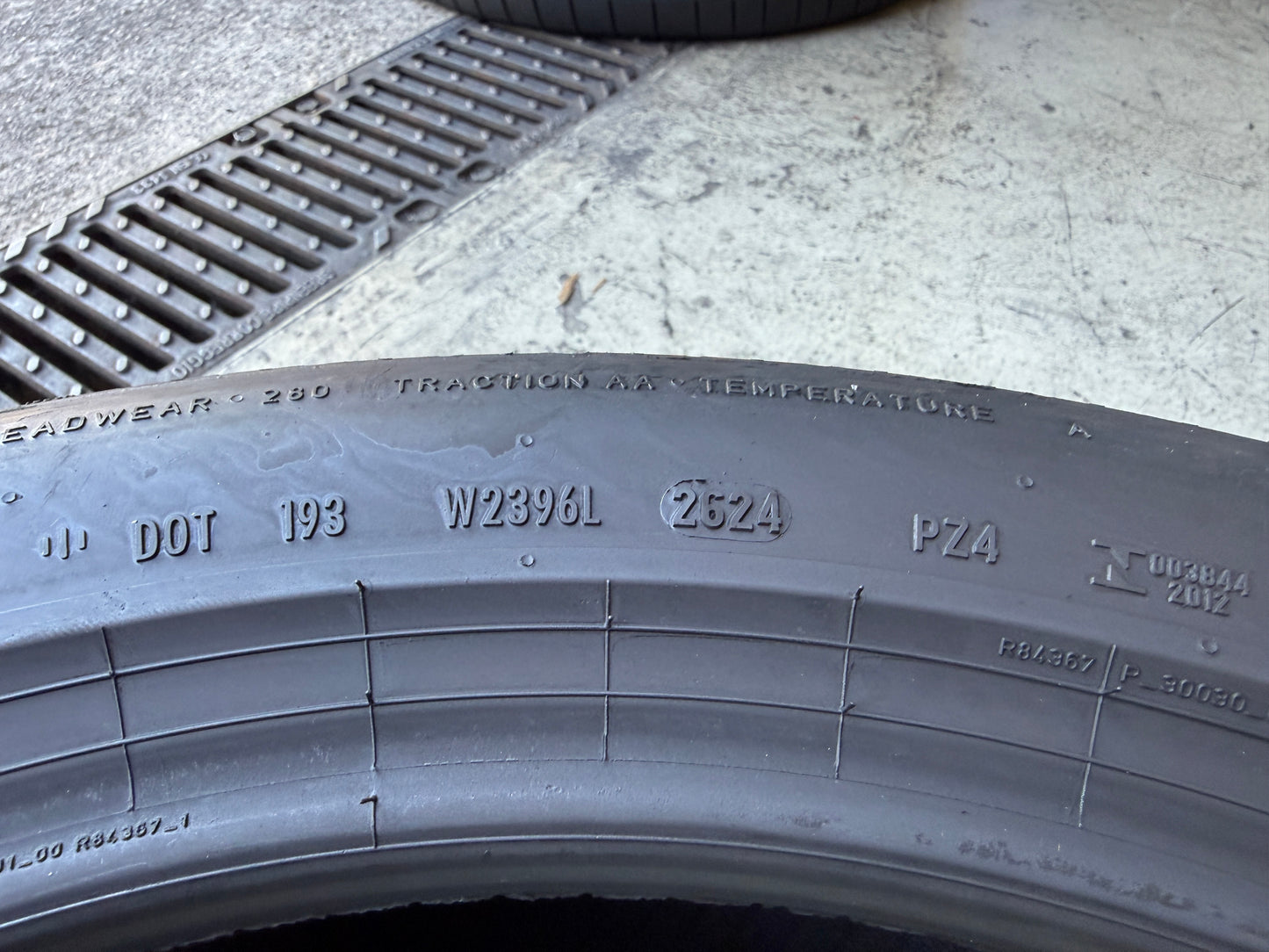 Usato: 4 Pneumatici Pirelli P Zero (PZ4) 245/45R19 102Y MO * Estivi 80% residui