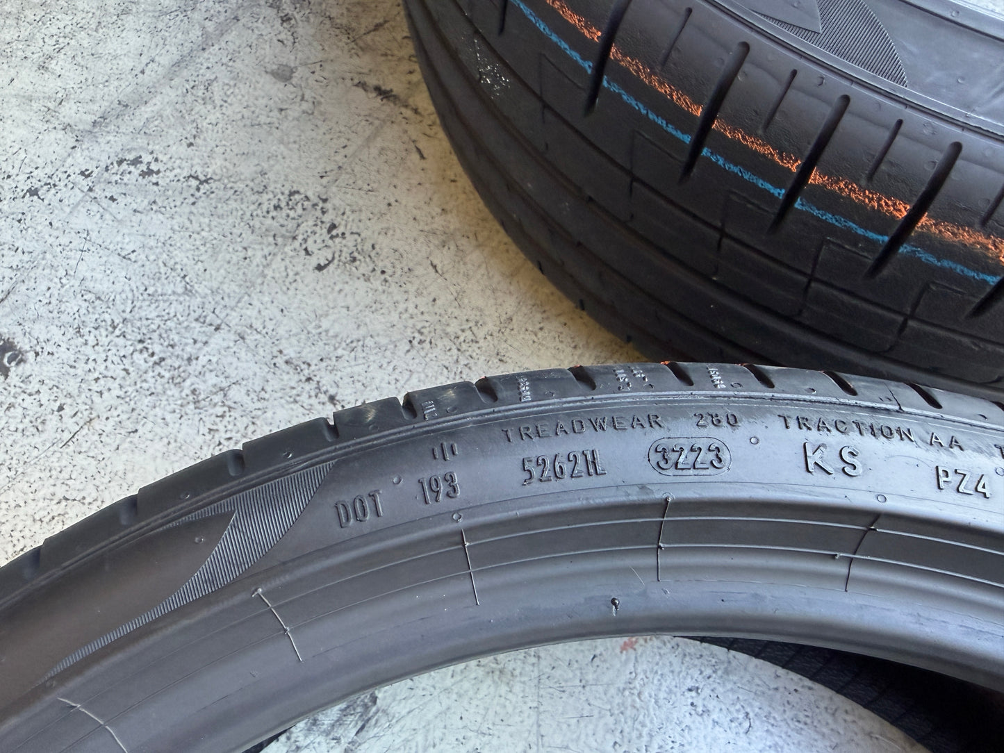 Usato: 4 Pneumatici Pirelli P Zero (PZ4) 245/35R20 95Y XL Estivi 85-90% residui