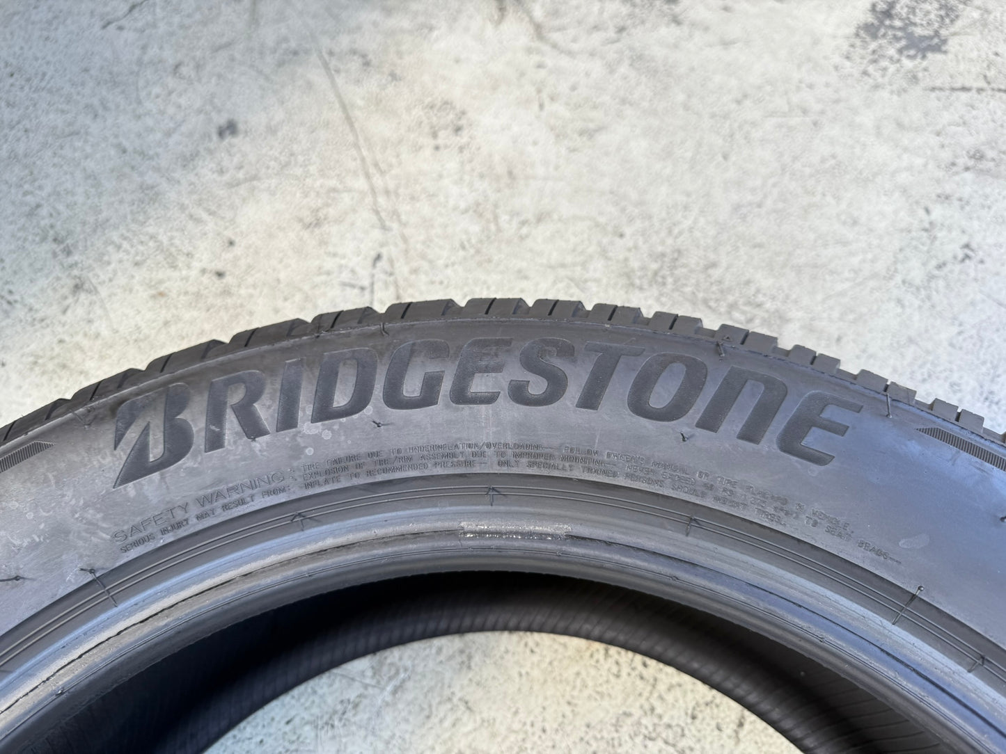 Usato: 4 Gomme 225/55R19 99V Bridgestone Invernale 90% residui