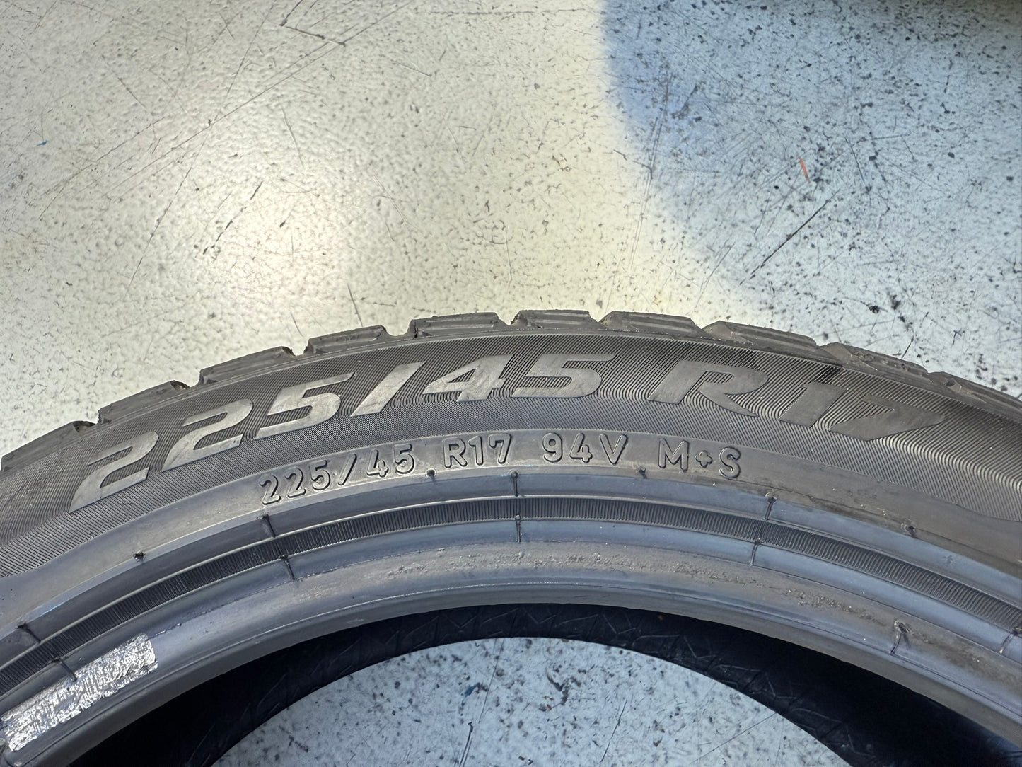 Usato: 4 Gomme 225/45R17 94V XL Pirelli Invernale 80% residui