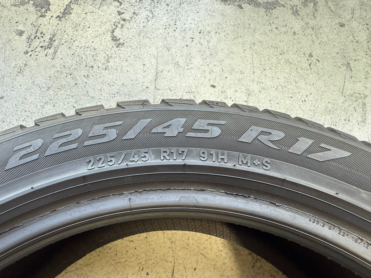Usato: 4 Gomme 225/45R17 91H Pirelli Invernale 80% residui