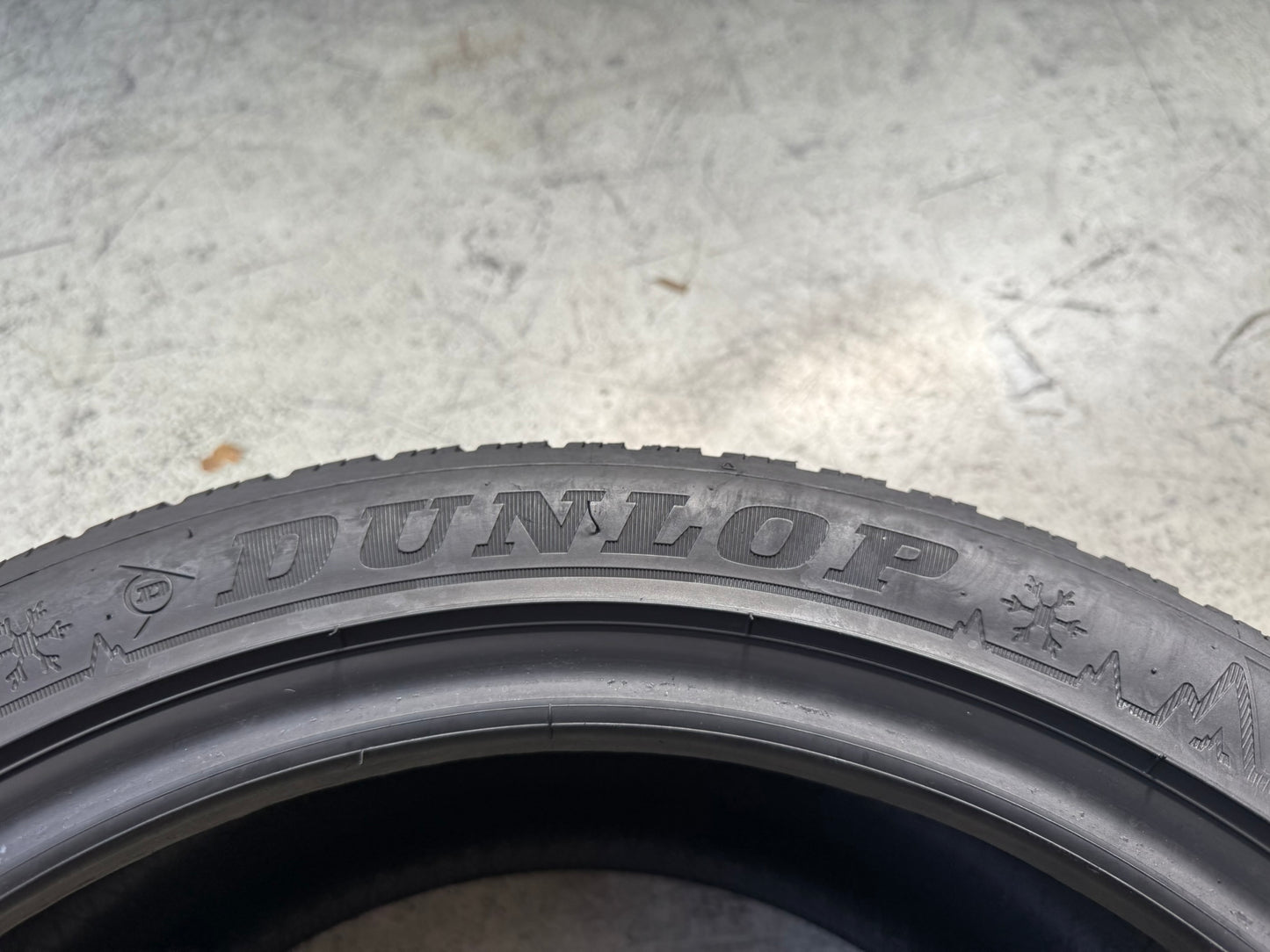 Usato: 1 Gomma 225/45R17 91H Dunlop Invernale 80% residui