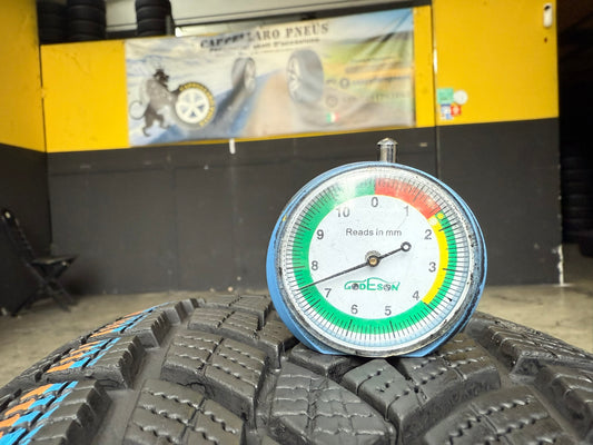 Usato: 2 Gomme 215/60R17 96H Goodyear Invernali 95% residui