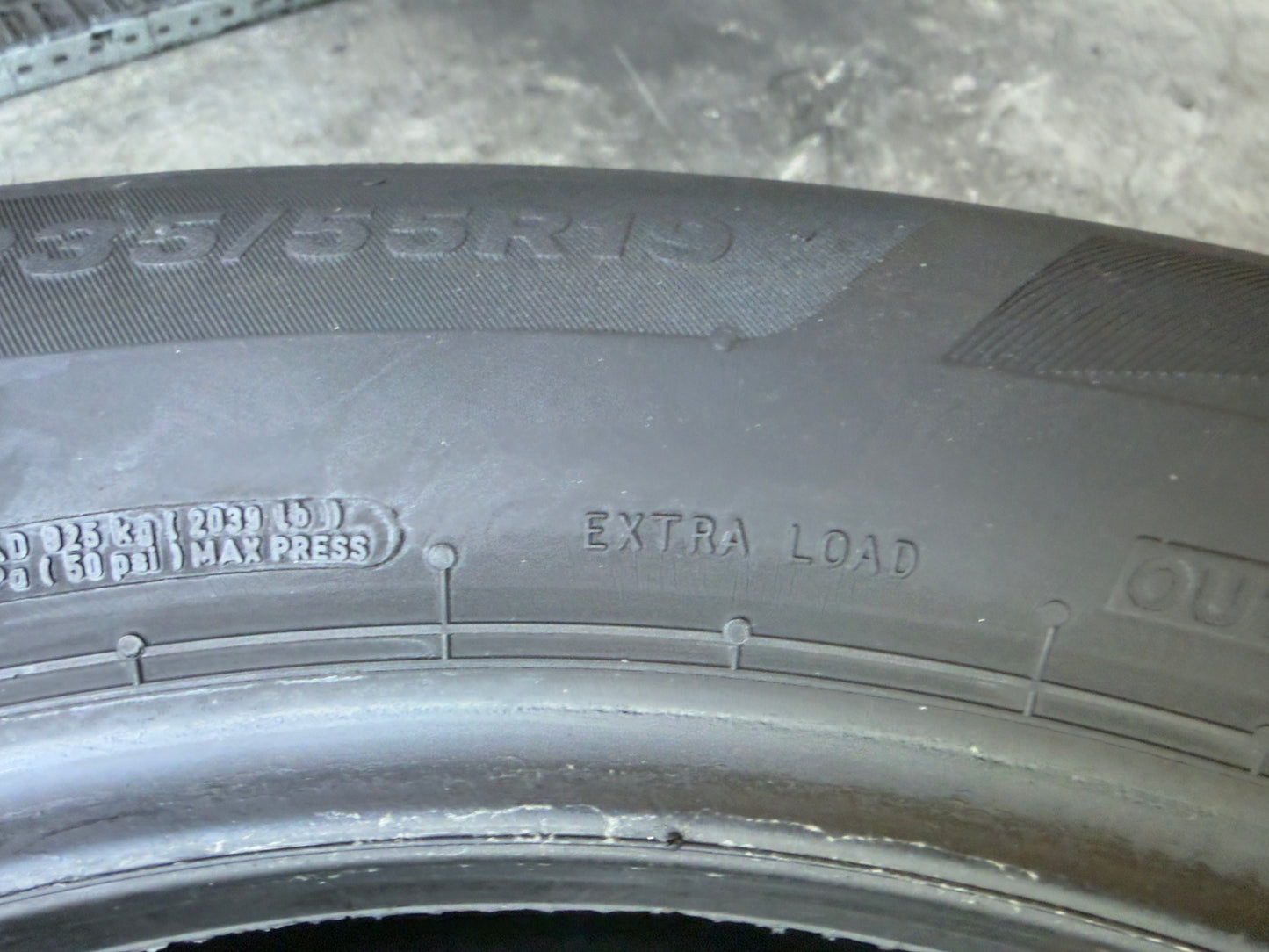 Usato: 2 Pneumatici Bridgestone Turanza 6 ENLITEN 235/55R19 105W XL Estivi 95% residui