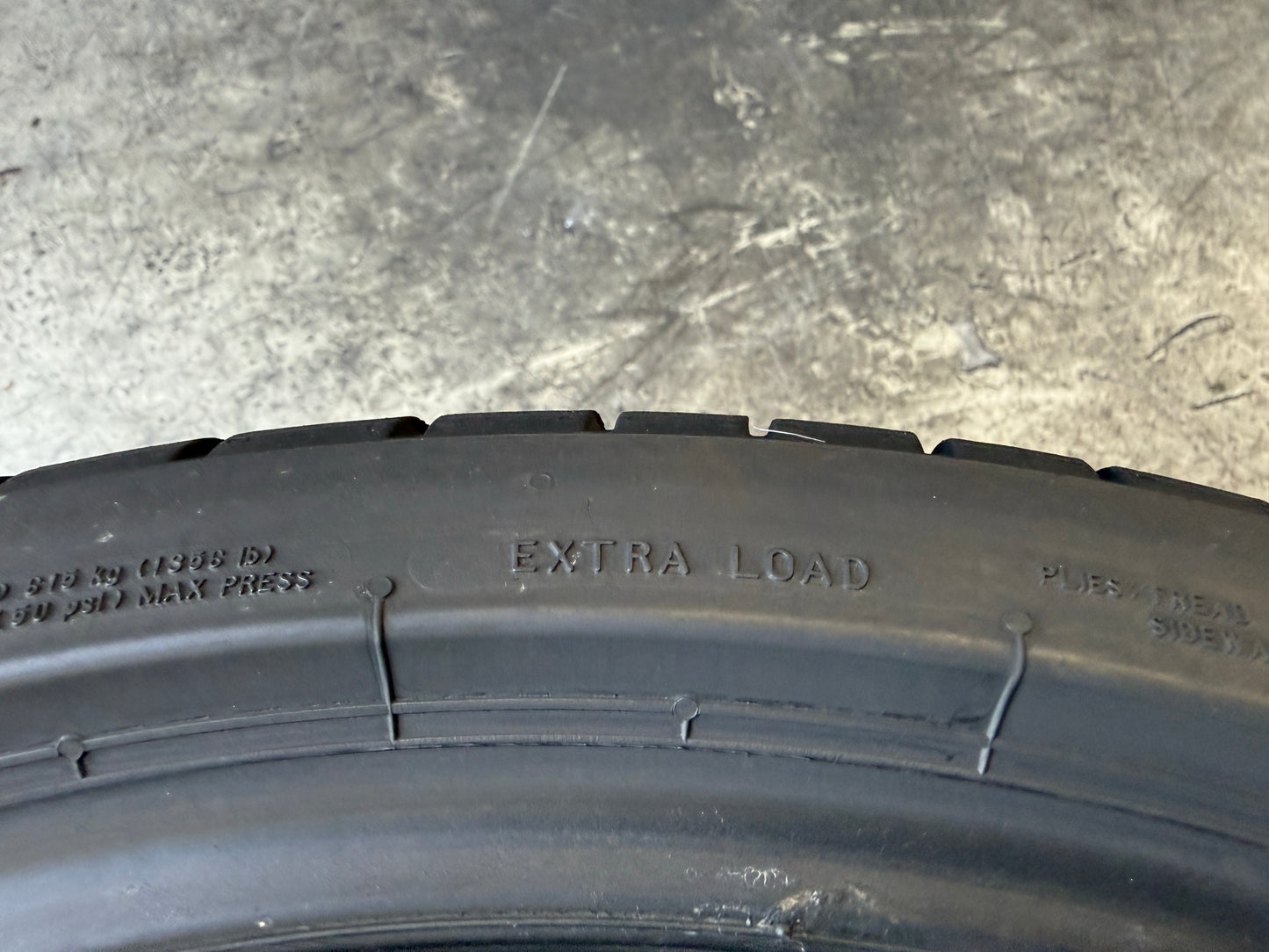 Usato: 2 Pneumatici Bridgestone Turanza 6 ENLITEN 235/35R19 91Y XL Estivi 80% residui