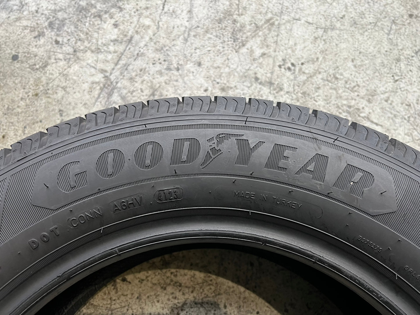 Usato: 1 Gomma 205/65R16C 107/105T Goodyear Estiva 80% residui