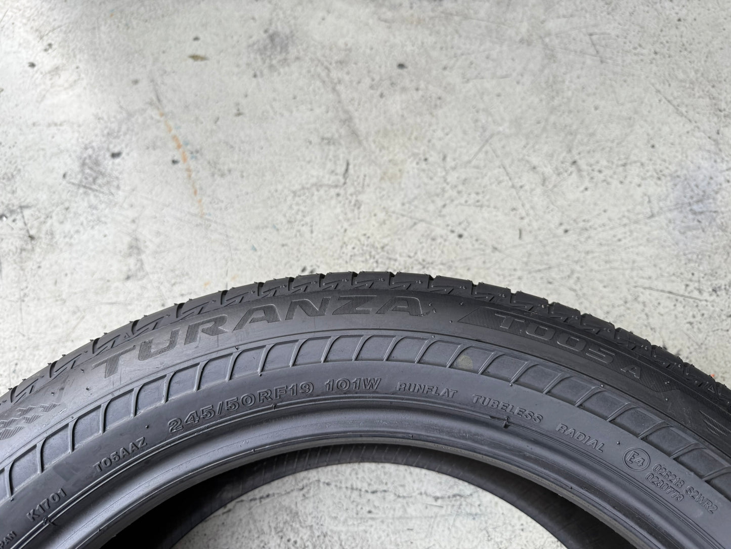 Nuovi/Demo: 4 Gomme 245/50R19 101W Runflat Bridgestone Estive