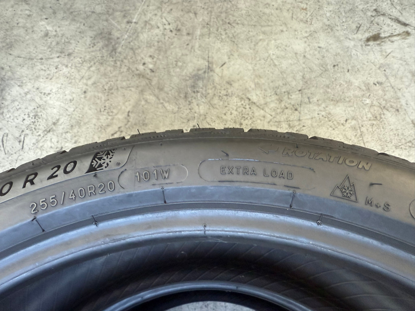 Usato: 2 Gomme 255/40R20 101W XL Michelin Invernali 90% residui