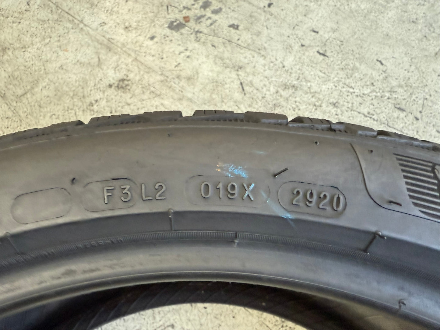 Usato: 2 Gomme 255/40R20 101W XL Michelin Invernali 90% residui