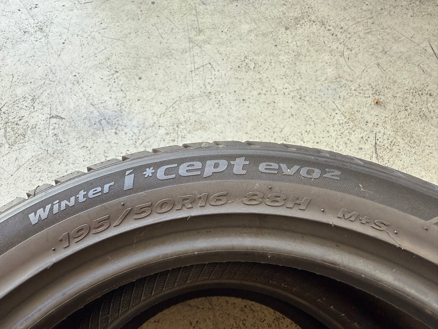Usato: 2 Gomme 195/50R16 88H XL Hankook Invernali 98% residui