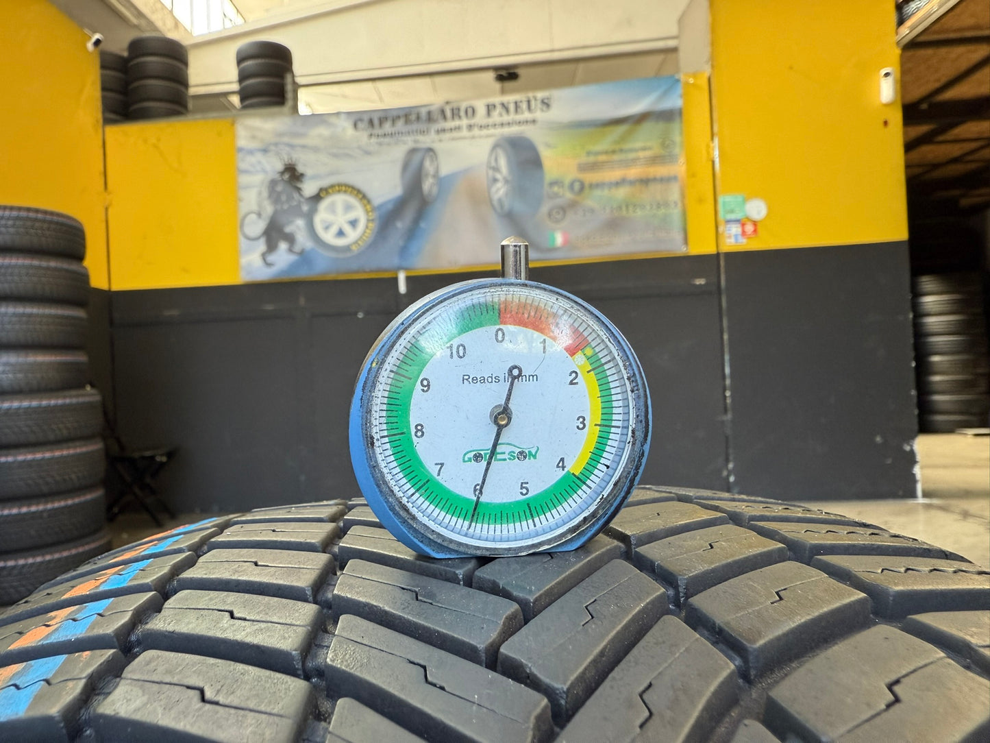 Usato: 2 Gomme 225/60R18 104V XL Bridgestone 4 Stagioni 90% residui