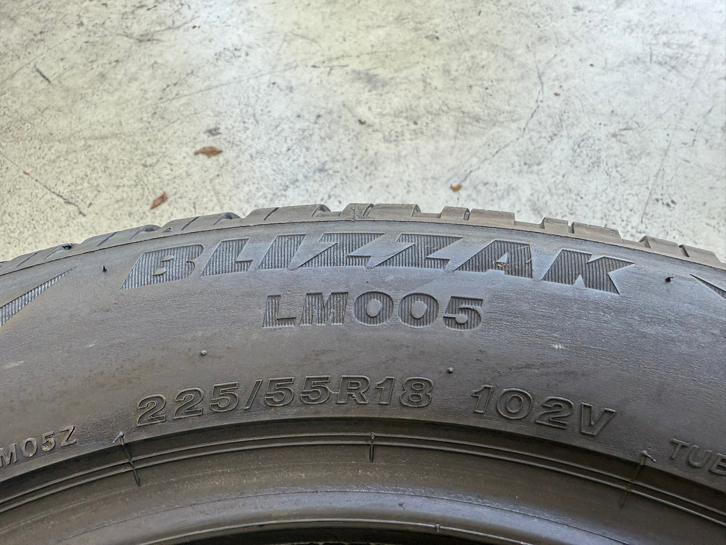 Usato: 2 Gomme 225/55R18 102V XL Bridgestone Invernali 95% residui
