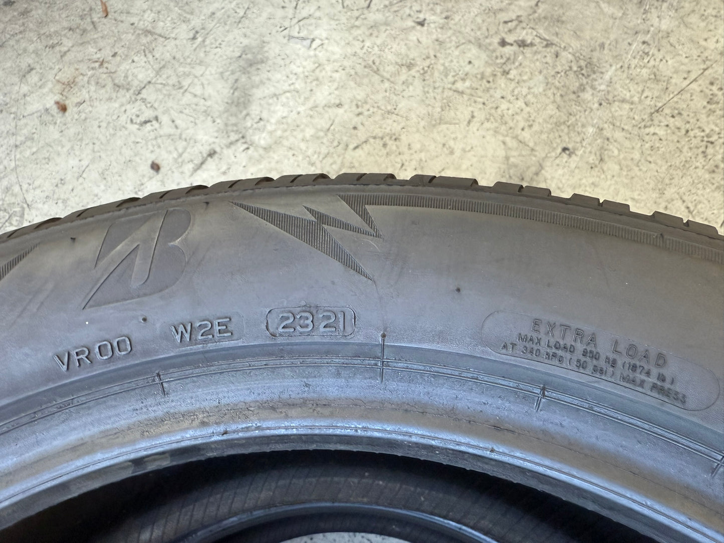 Usato: 2 Gomme 225/55R18 102V XL Bridgestone Invernali 95% residui