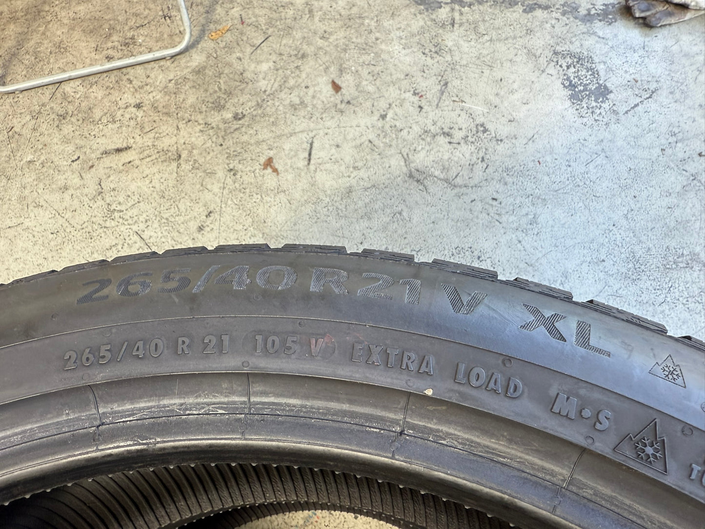 Usato: 2 Gomme 265/40R21 105V XL Continental Invernali 85% residui