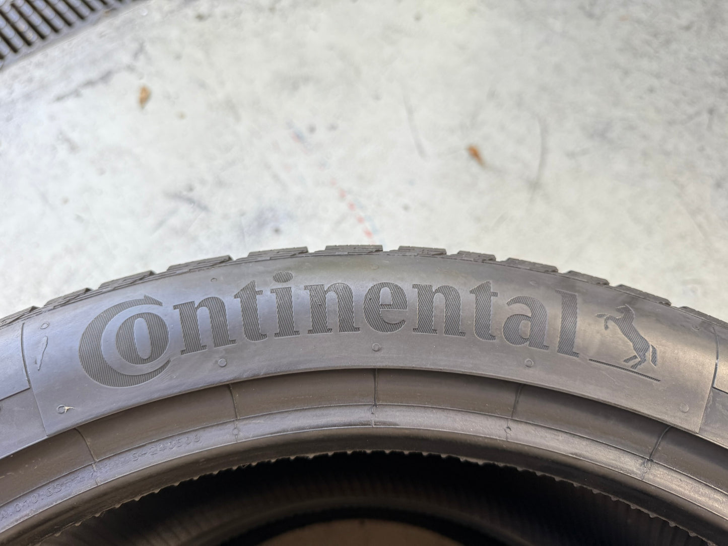 Usato: 2 Gomme 265/40R21 105V XL Continental Invernali 85% residui