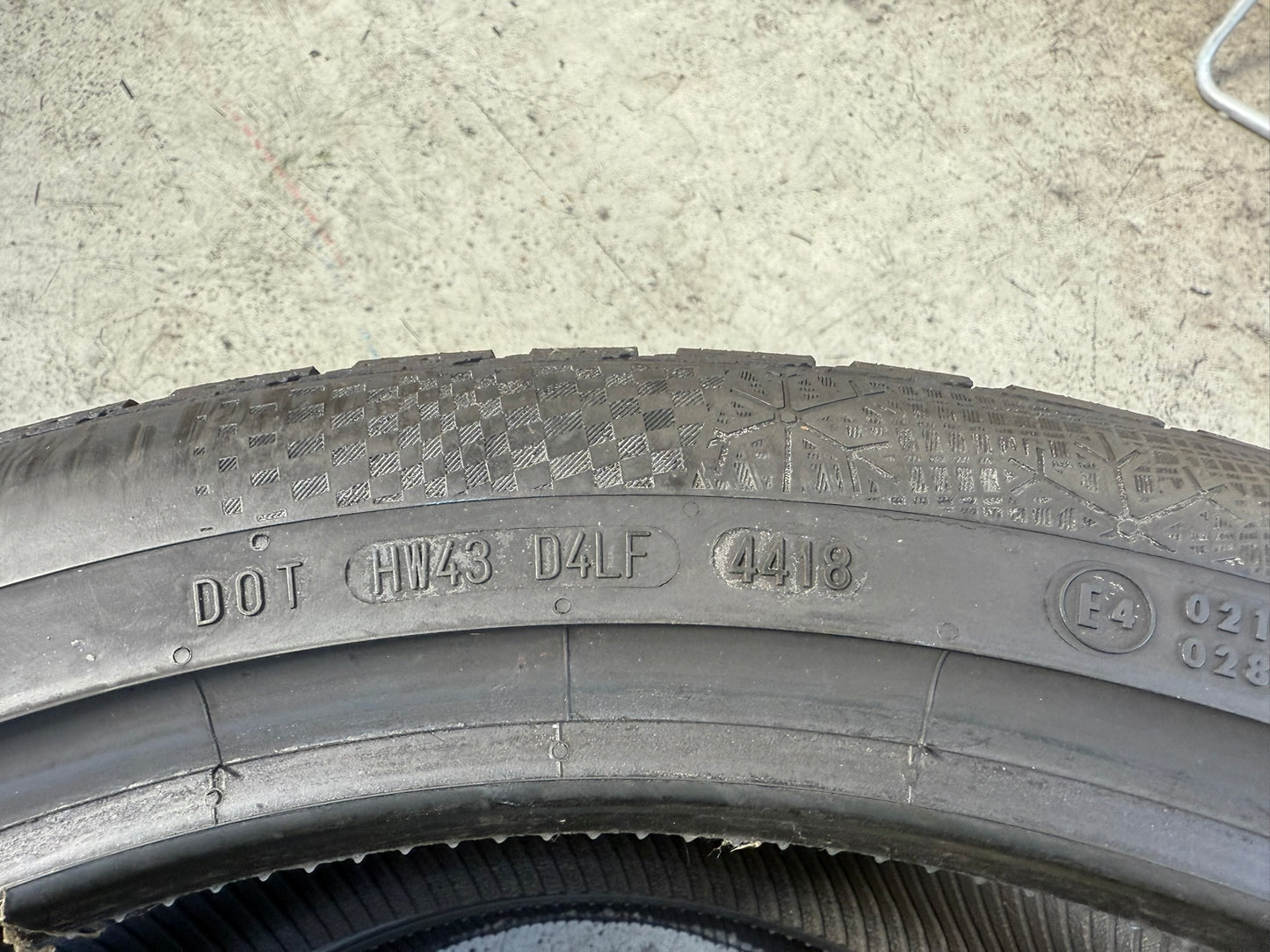 Usato: 2 Gomme 265/40R21 105V XL Continental Invernali 85% residui