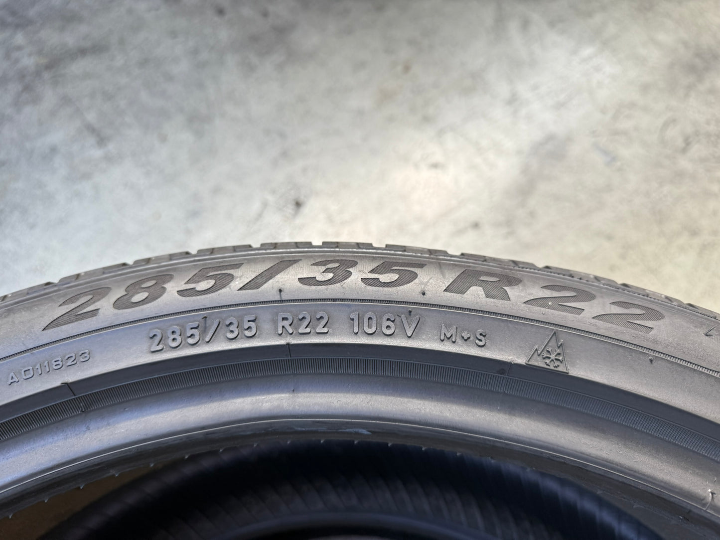 Usato: 2 Gomme 285/35R22 106V XL Pirelli Invernali 90% residui