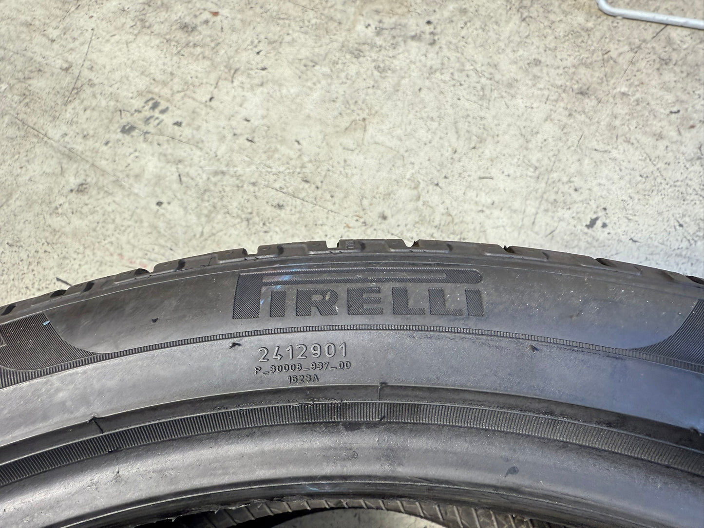 Usato: 2 Gomme 285/35R22 106V XL Pirelli Invernali 90% residui