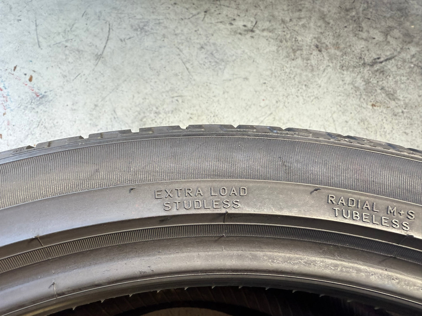 Usato: 2 Gomme 285/35R22 106V XL Pirelli Invernali 90% residui