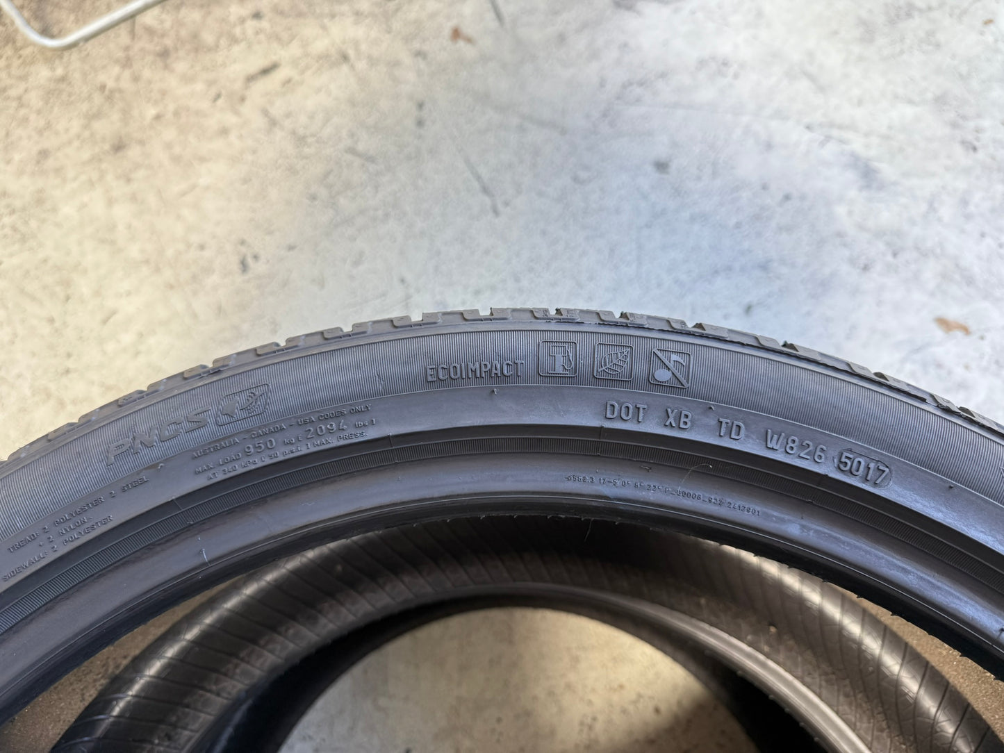 Usato: 2 Gomme 285/35R22 106V XL Pirelli Invernali 90% residui