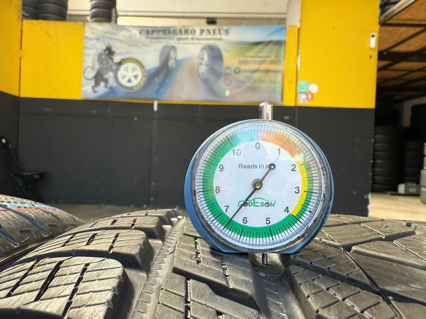 Usato: 4 Gomme 285/35R22 106V + 315/30R22 107V XL Pirelli Invernali 95% residui