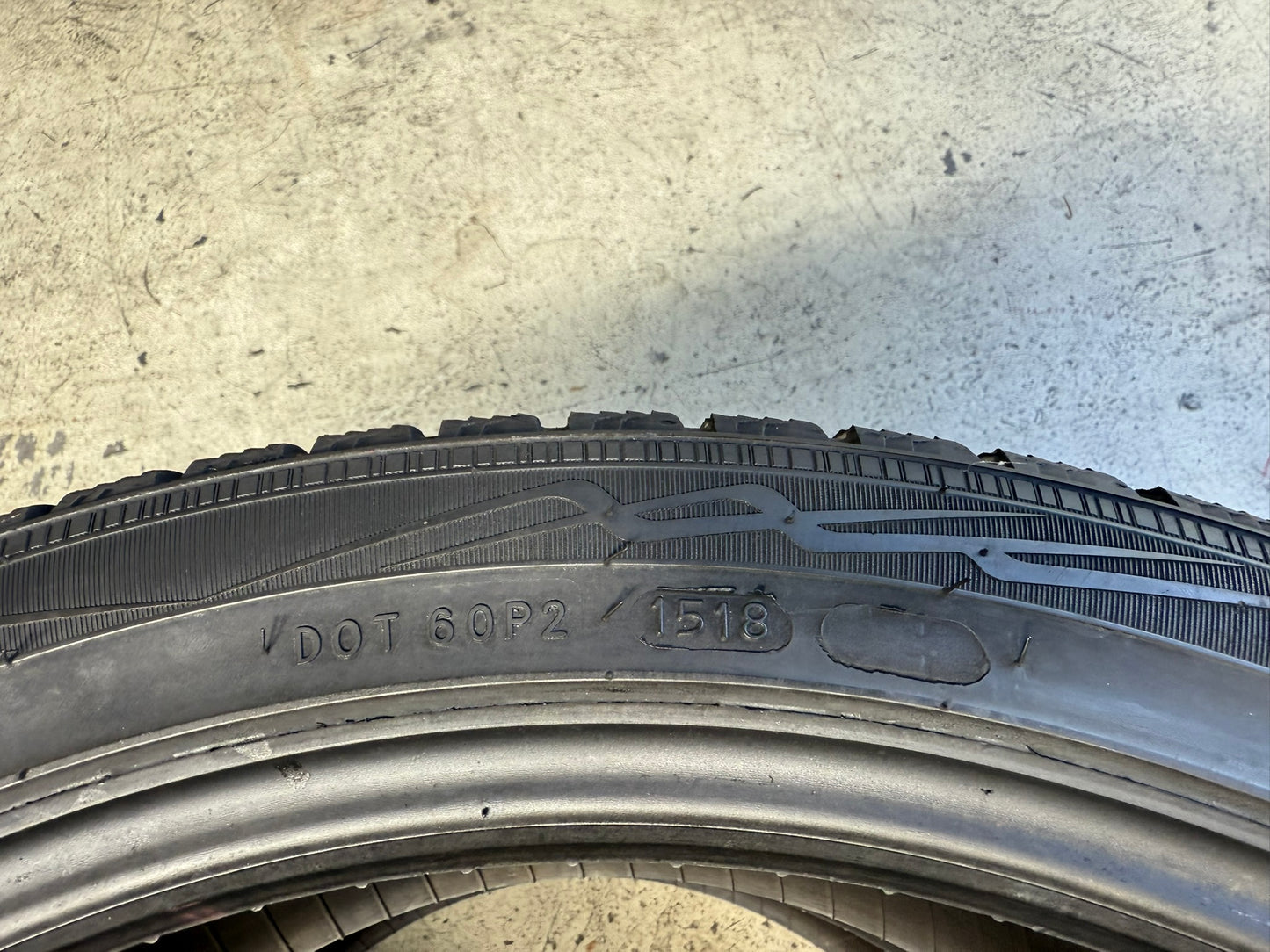 Usato: 2 Gomme 235/40R19 96V XL Nokian Invernali 80% residui