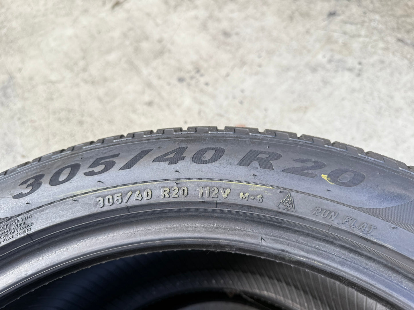 Usato: 2 Gomme 305/40R20 112V XL Pirelli Invernali 80% residui Runflat