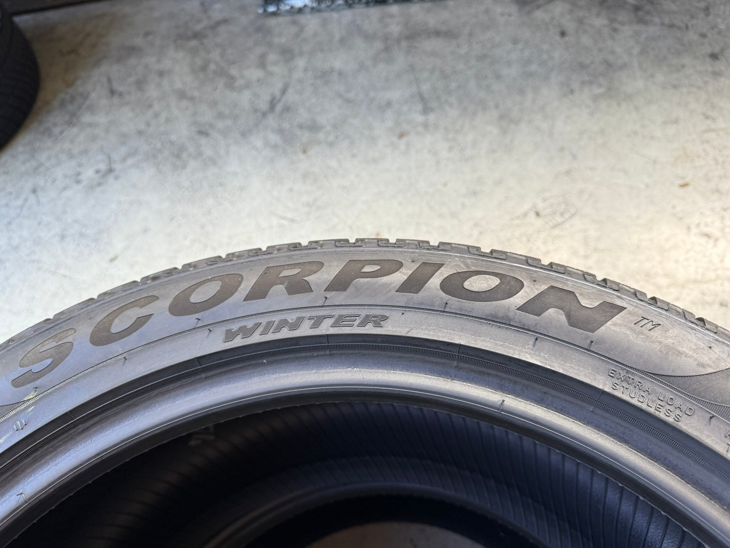 Usato: 2 Gomme 305/40R20 112V XL Pirelli Invernali 80% residui Runflat