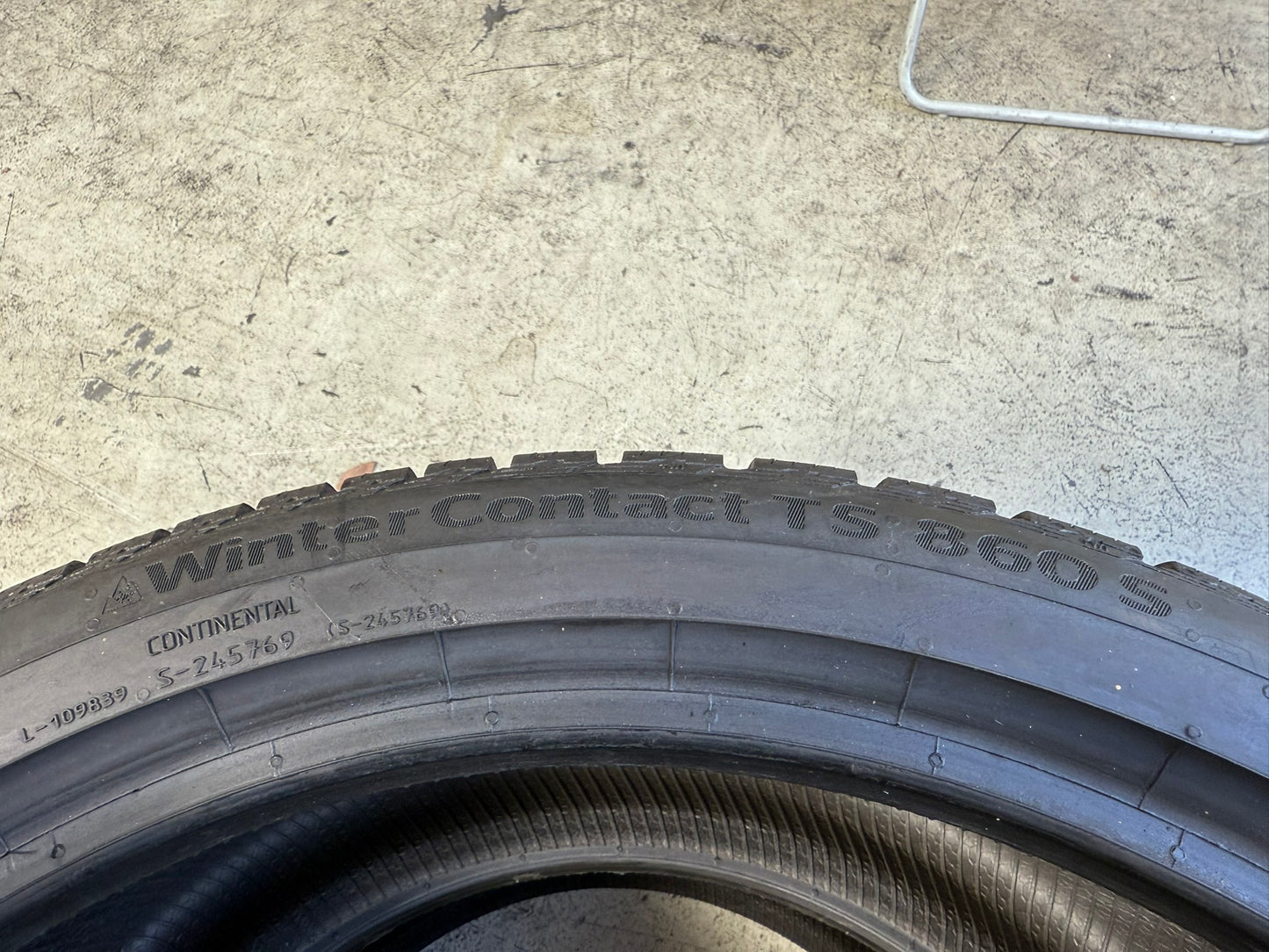 Usato: 2 Gomme 295/30R20 101W XL Continental Invernali 80% residui