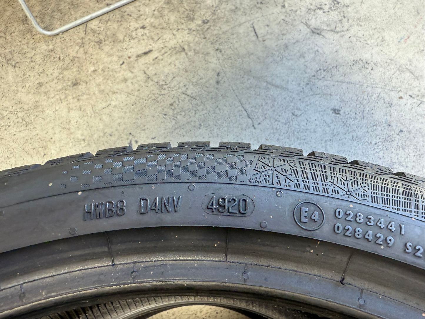 Usato: 2 Gomme 295/30R20 101W XL Continental Invernali 80% residui