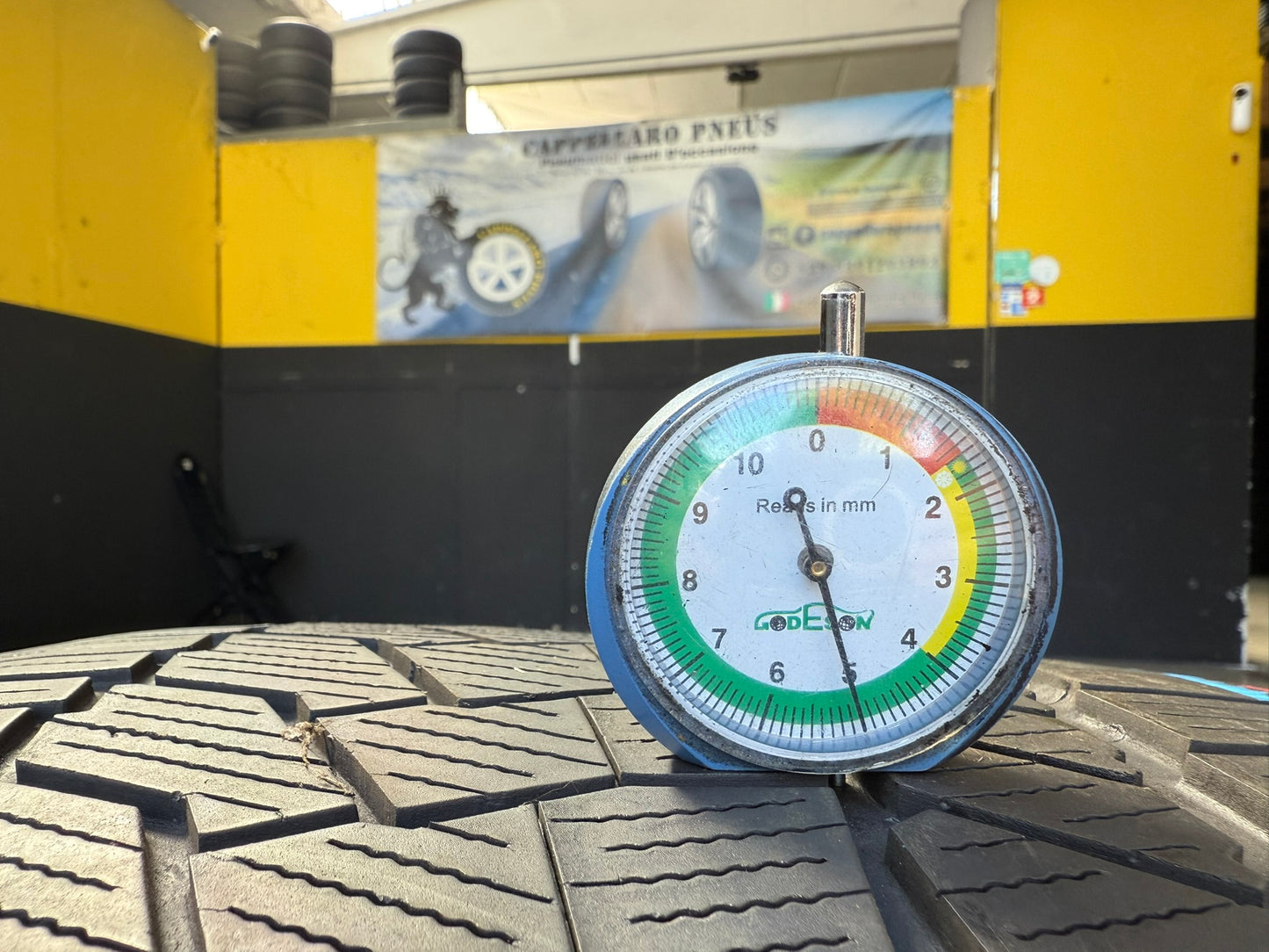 Usato: 2 Gomme 295/30R20 101W XL Continental Invernali 80% residui