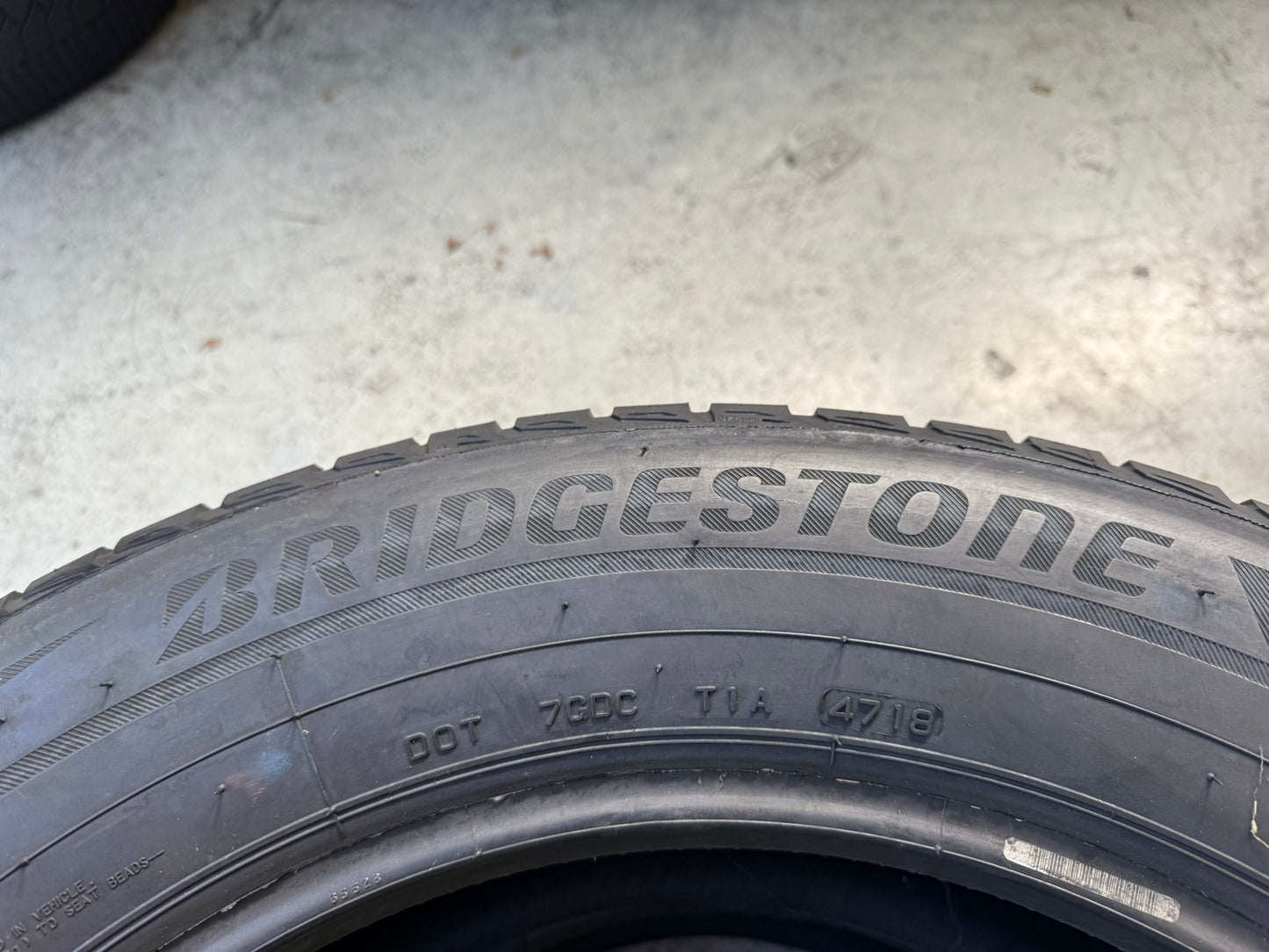 Usato: 2 Gomme 235/60R18 103H Bridgestone Invernali 85% residui