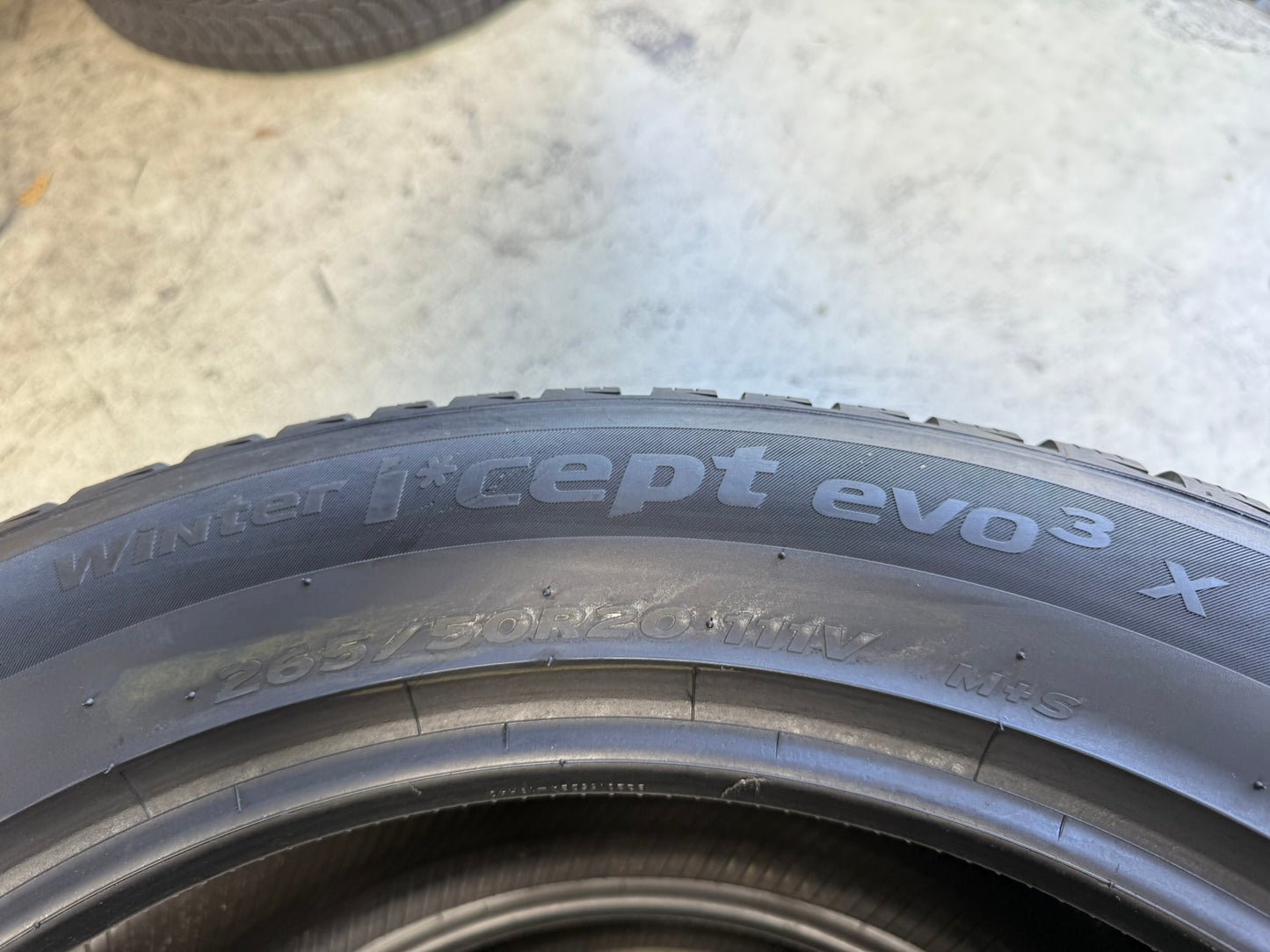 Usato: 2 Gomme 265/50R20 111V XL Hankook Invernali 80% residui