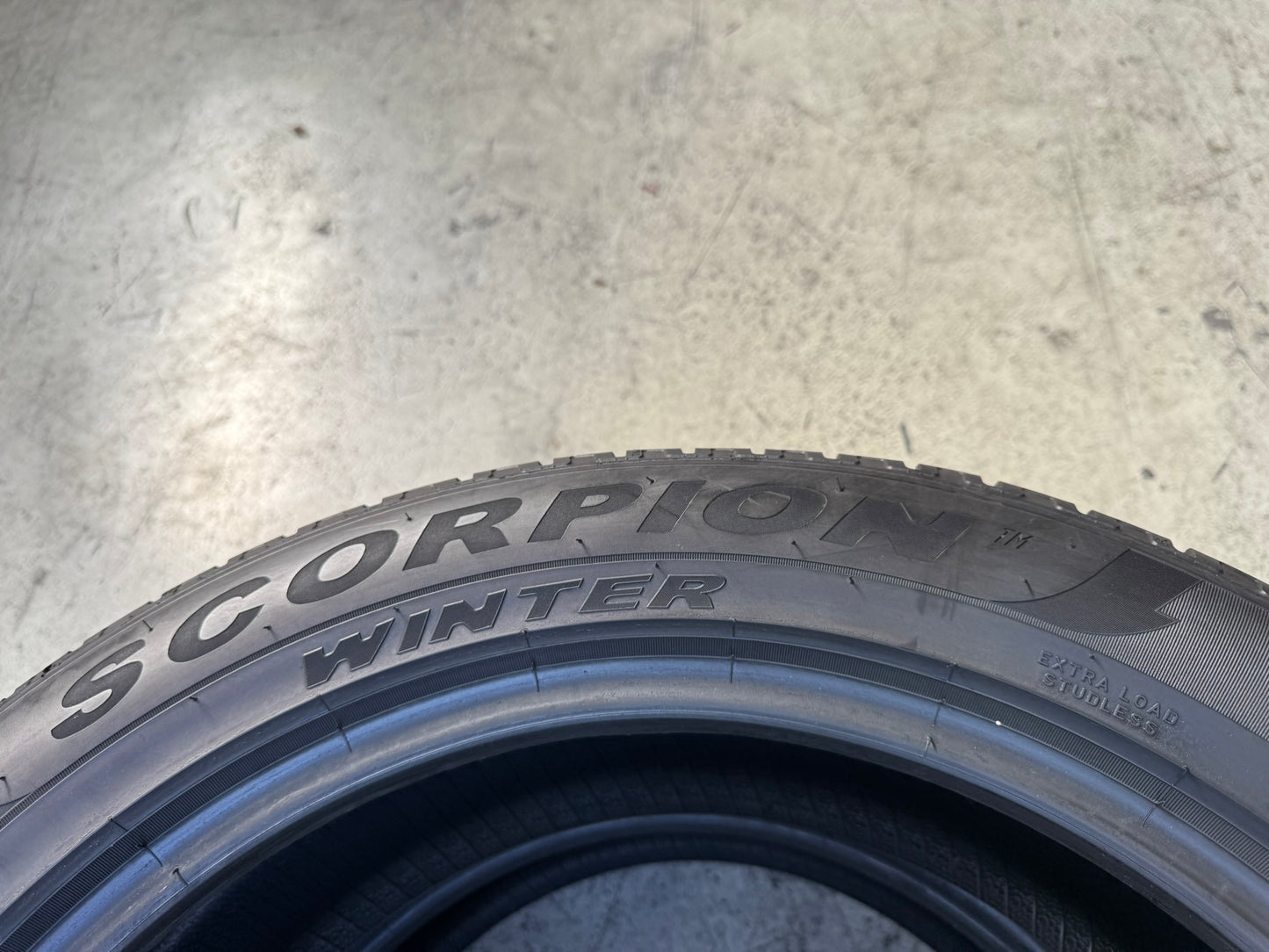 Usato: 2 Gomme 235/50R19 103H XL Pirelli Invernali 80% residui