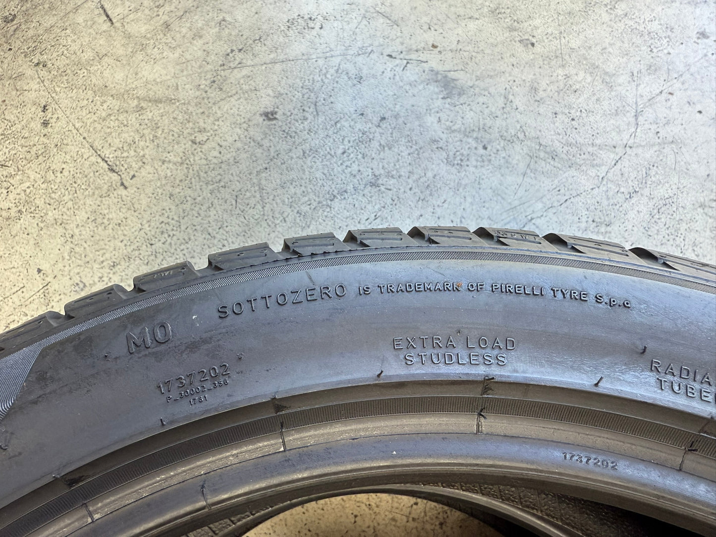 Usato: 2 Gomme 235/45R19 99V XL Pirelli Invernali 85% residui