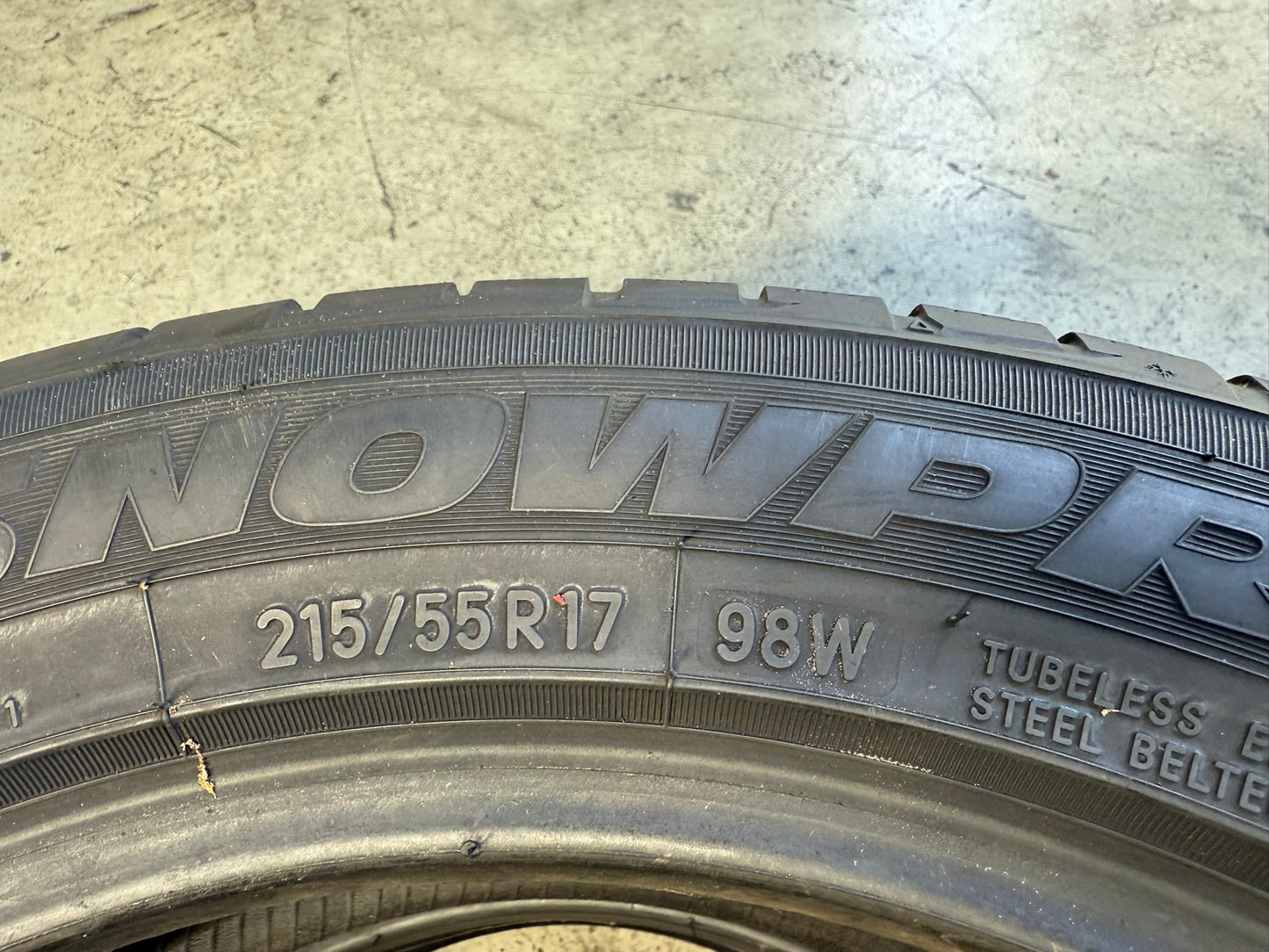 Usato: 2 Gomme 215/55R17 98W XL Toyo Invernali 90% residui