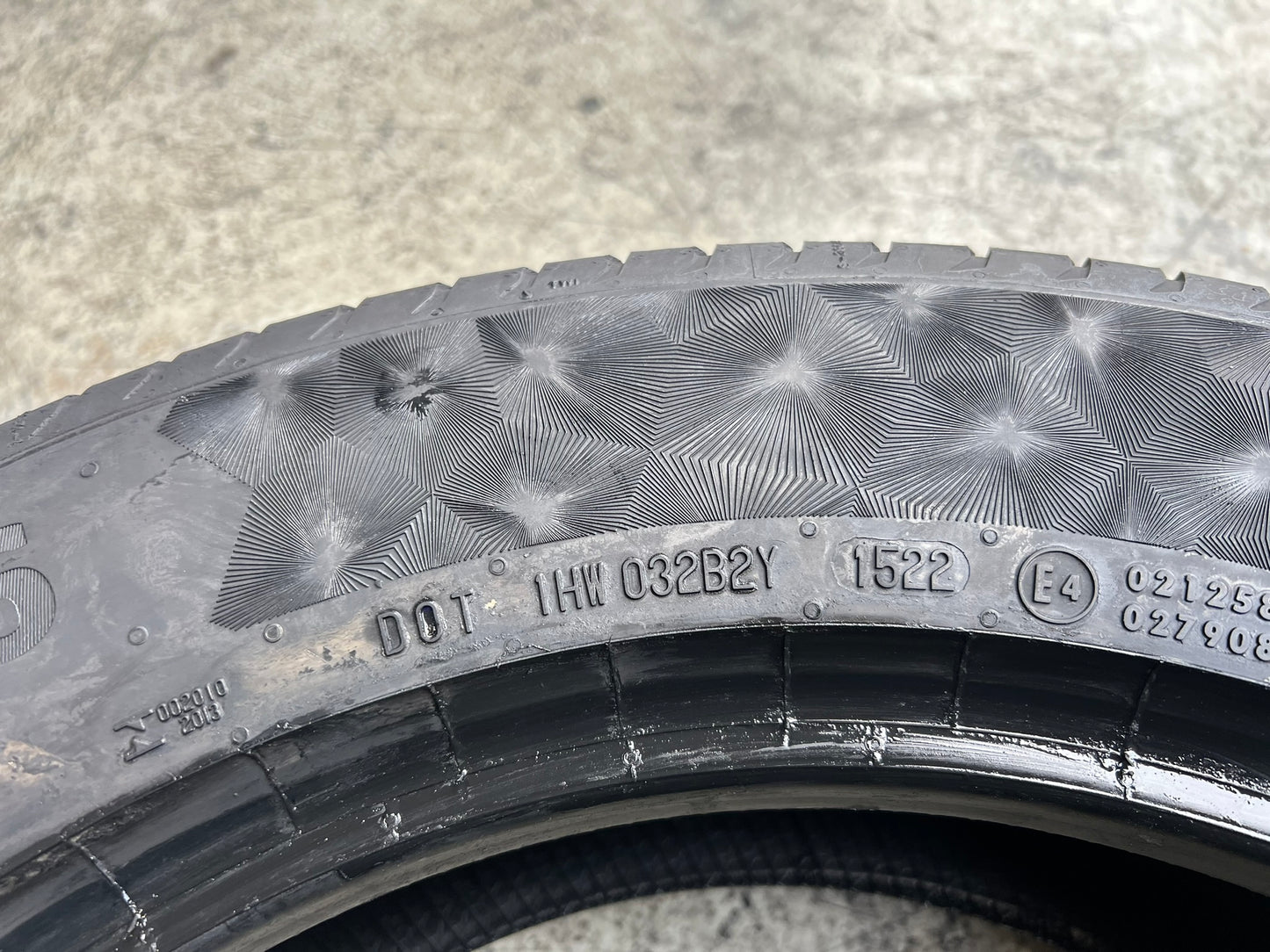 Usato: 4 Gomme 215/60R17 96V Continental Estive 85% residui