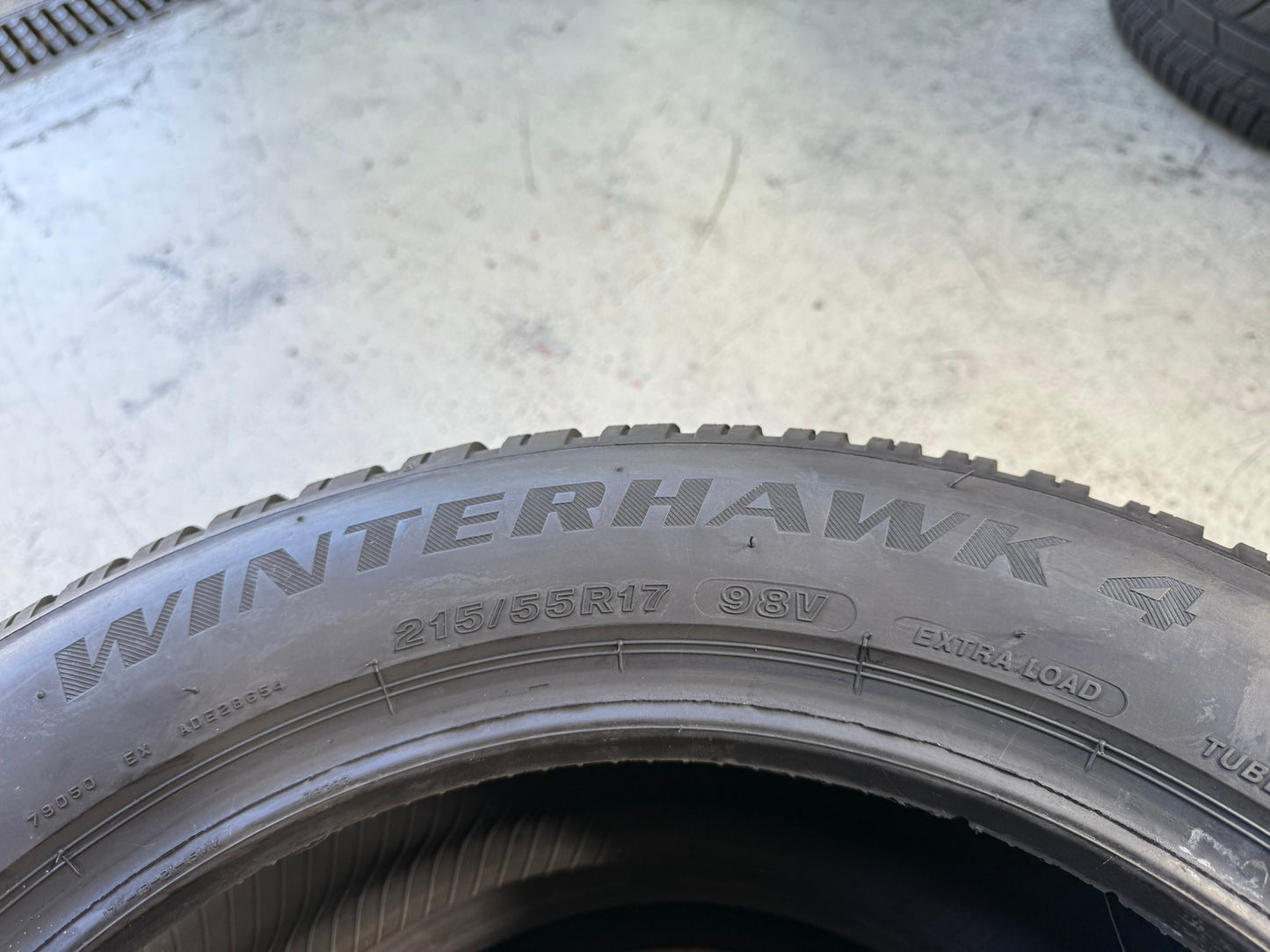 Usato: 2 Gomme 215/55R17 98V XL Firestone Invernali 75% residui