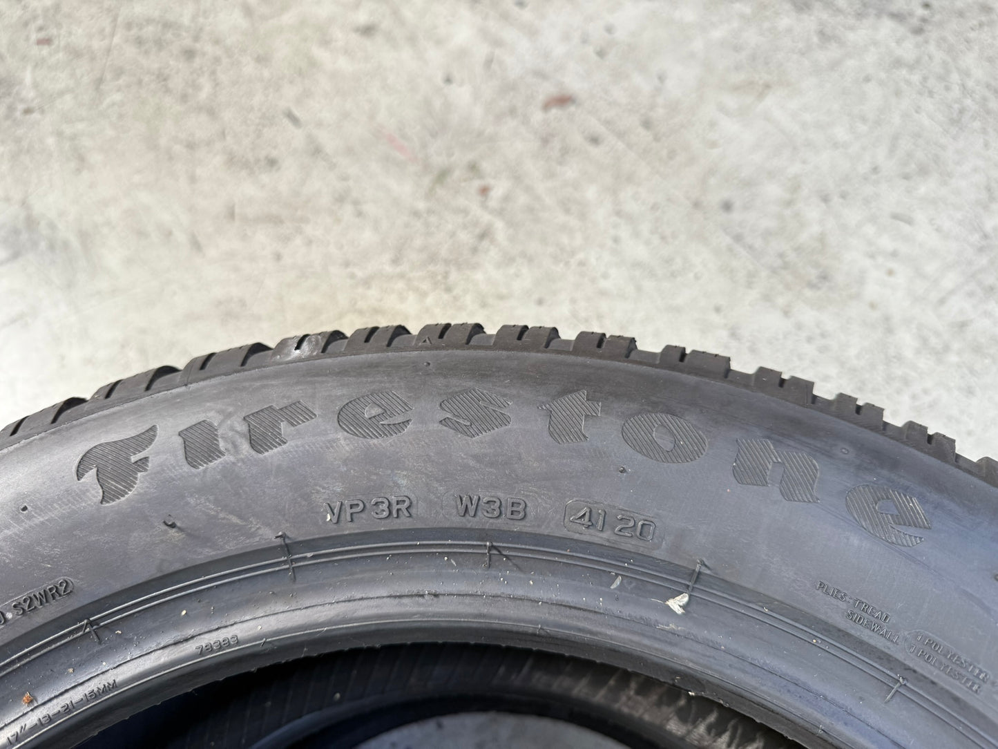 Usato: 2 Gomme 215/55R17 98V XL Firestone Invernali 75% residui