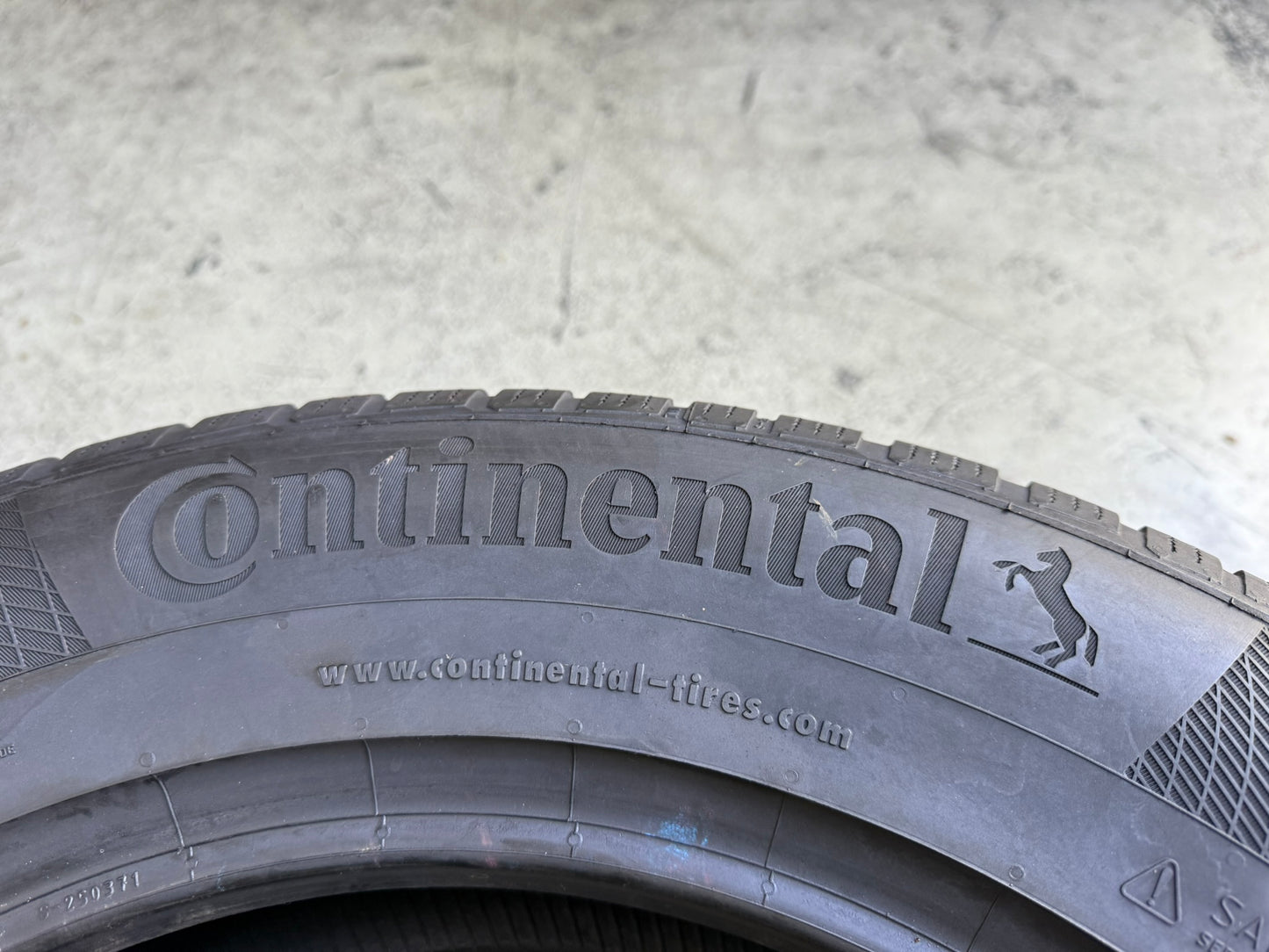 Usato: 2 Gomme 215/65R17 99H Continental Invernali 80% residui