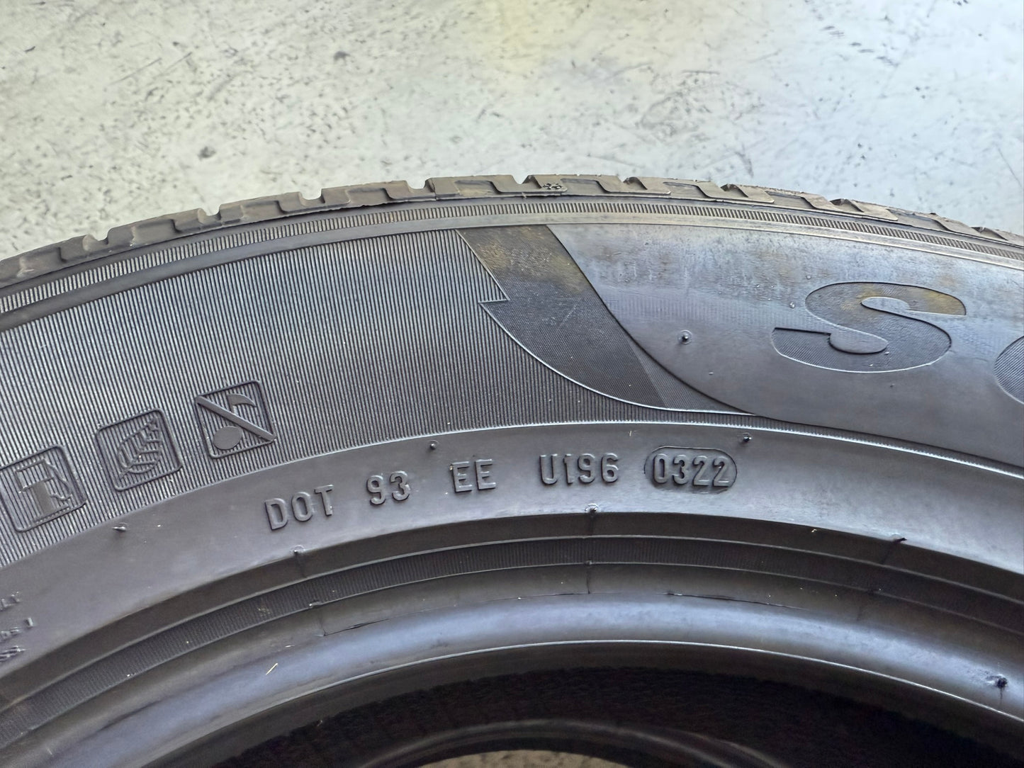 Usato: 2 Gomme 215/65R17 99H Pirelli Invernali 90% residui