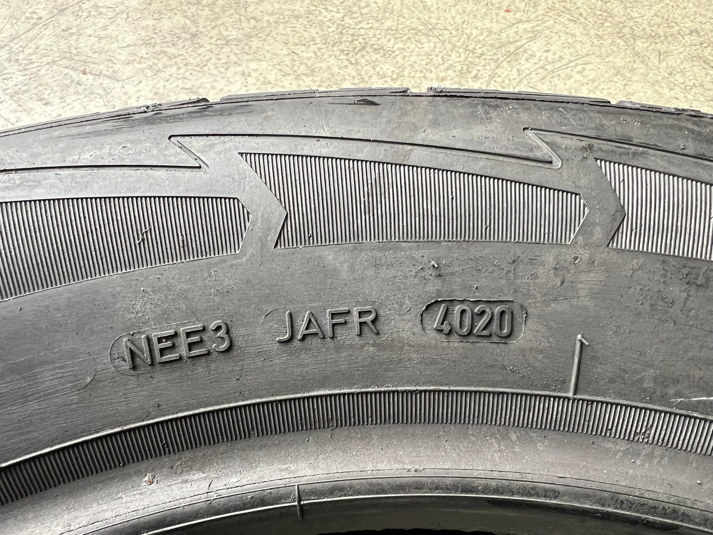 Usato: 1 Gomma 215/65R17 99V Goodyear Invernale 99% residui