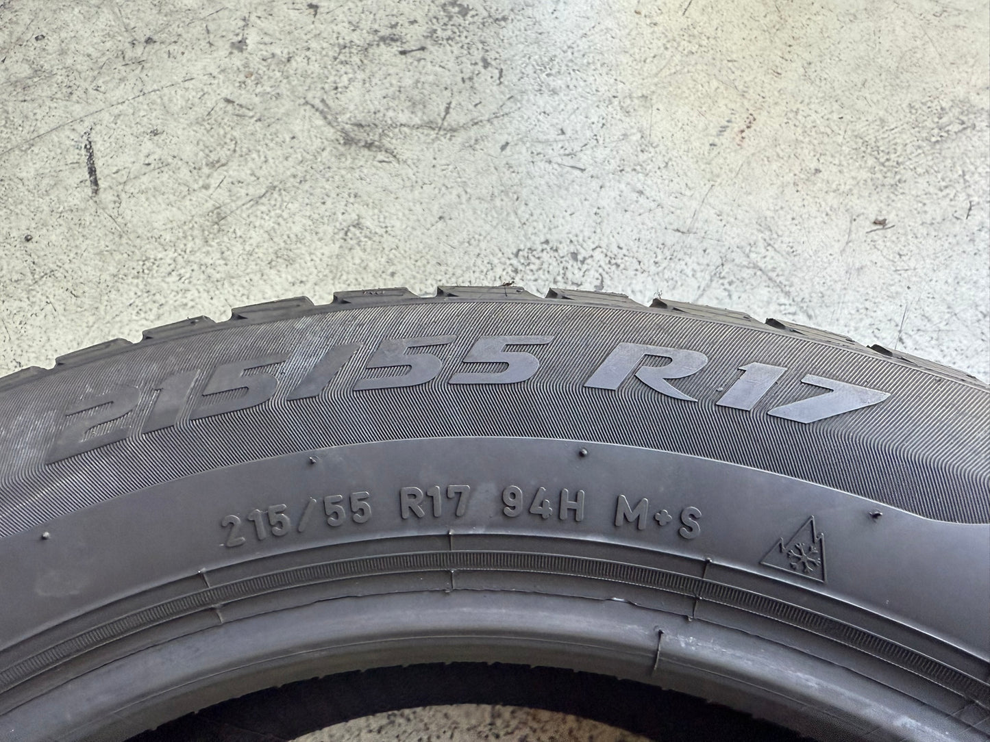 Usato: 4 Gomme 215/55R17 94H Pirelli Invernali 80% residui