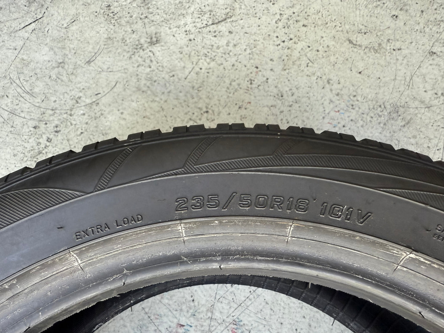 Usato: 4 Gomme 235/50R18 101V XL Falken Invernali 80% residui