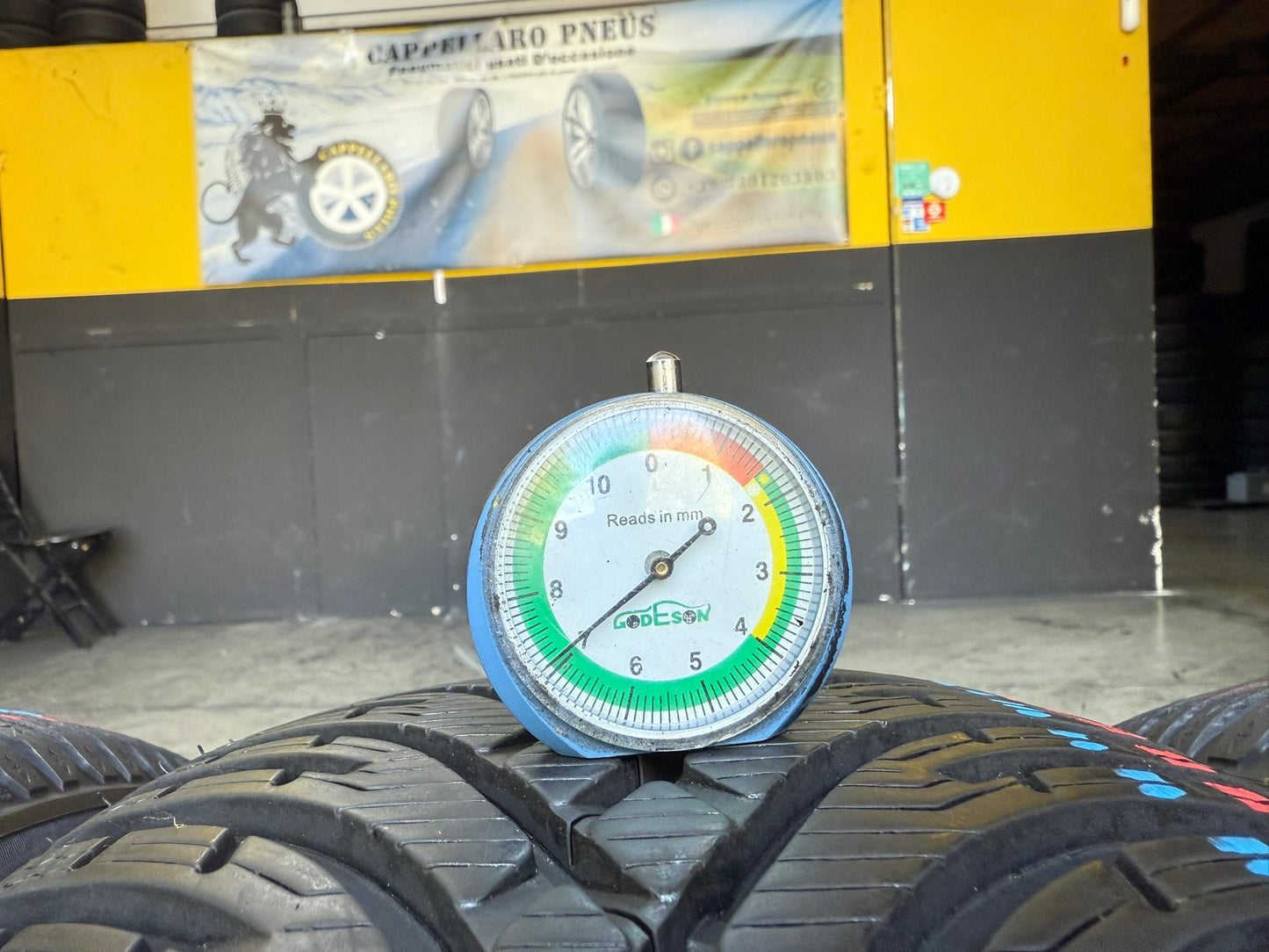 Usato: 4 Gomme 215/55R17 98V XL BFGoodrich Invernali 85-95% residui