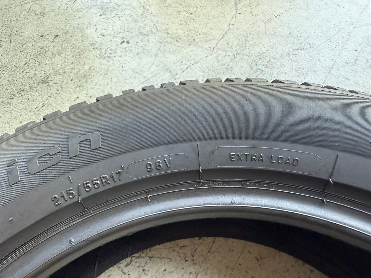 Usato: 4 Gomme 215/55R17 98V XL BFGoodrich Invernali 85-95% residui