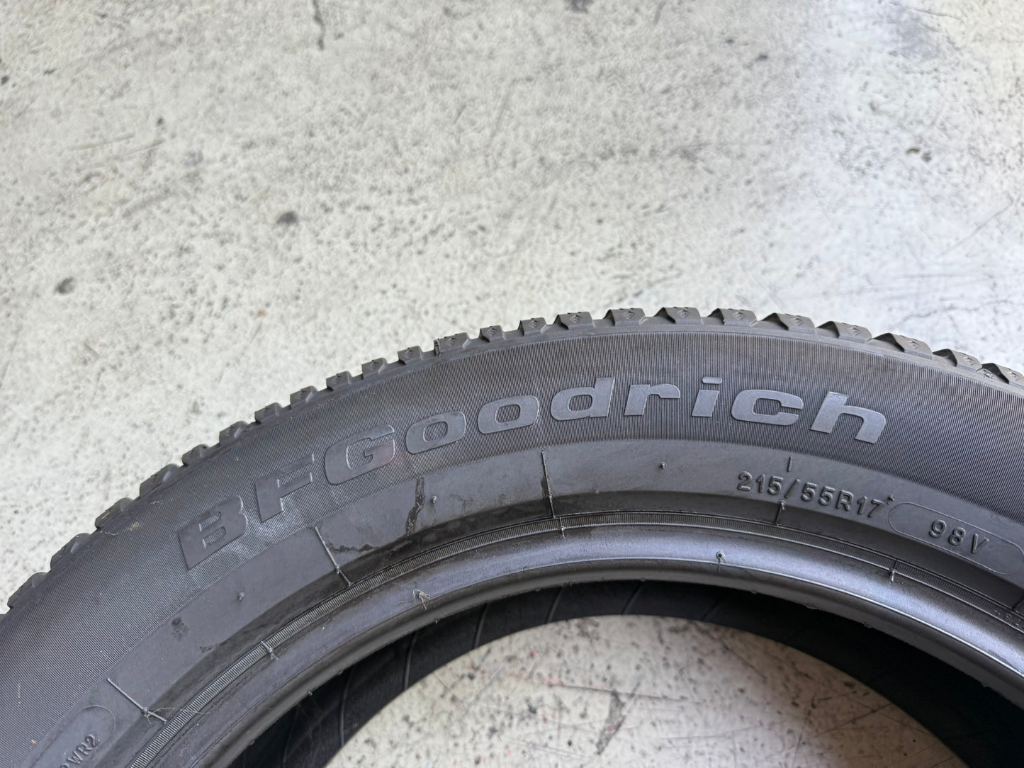 Usato: 4 Gomme 215/55R17 98V XL BFGoodrich Invernali 85-95% residui