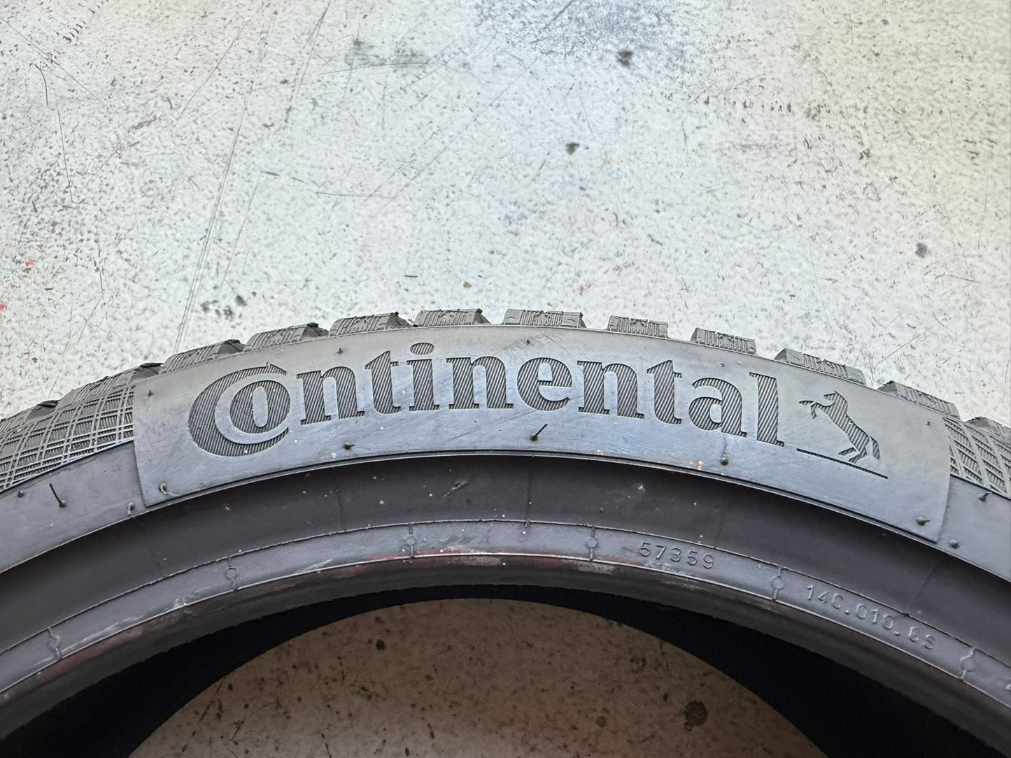 Usato: 4 Gomme 215/40R17 87V XL Continental Invernali 95% residui