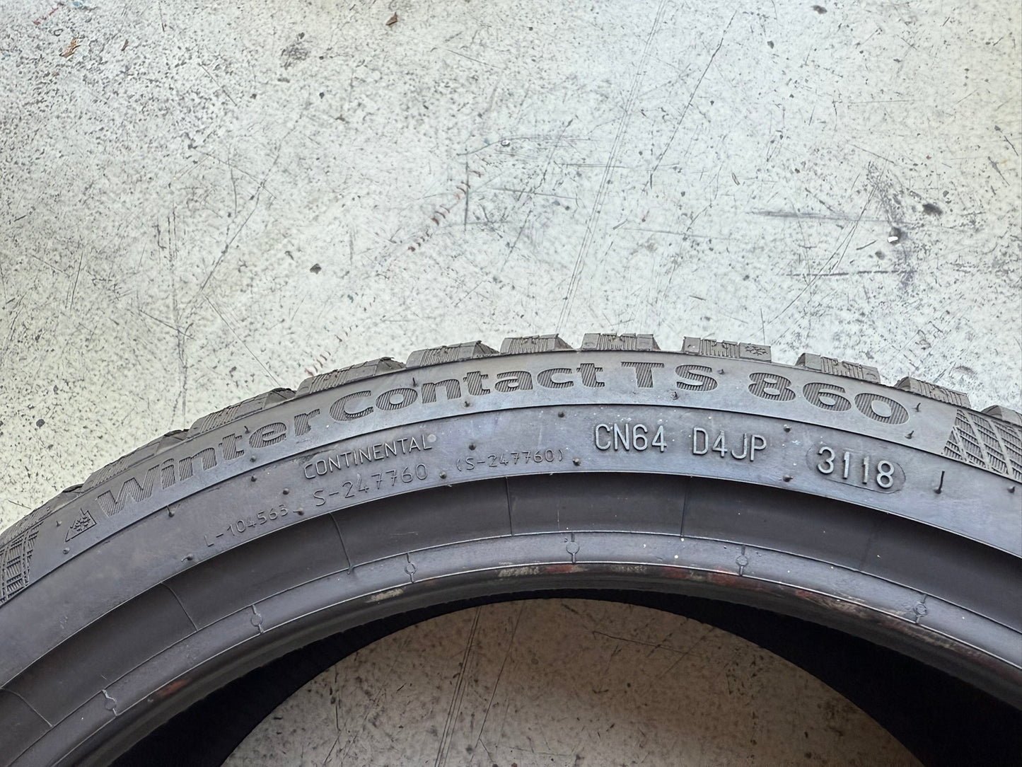 Usato: 4 Gomme 215/40R17 87V XL Continental Invernali 95% residui